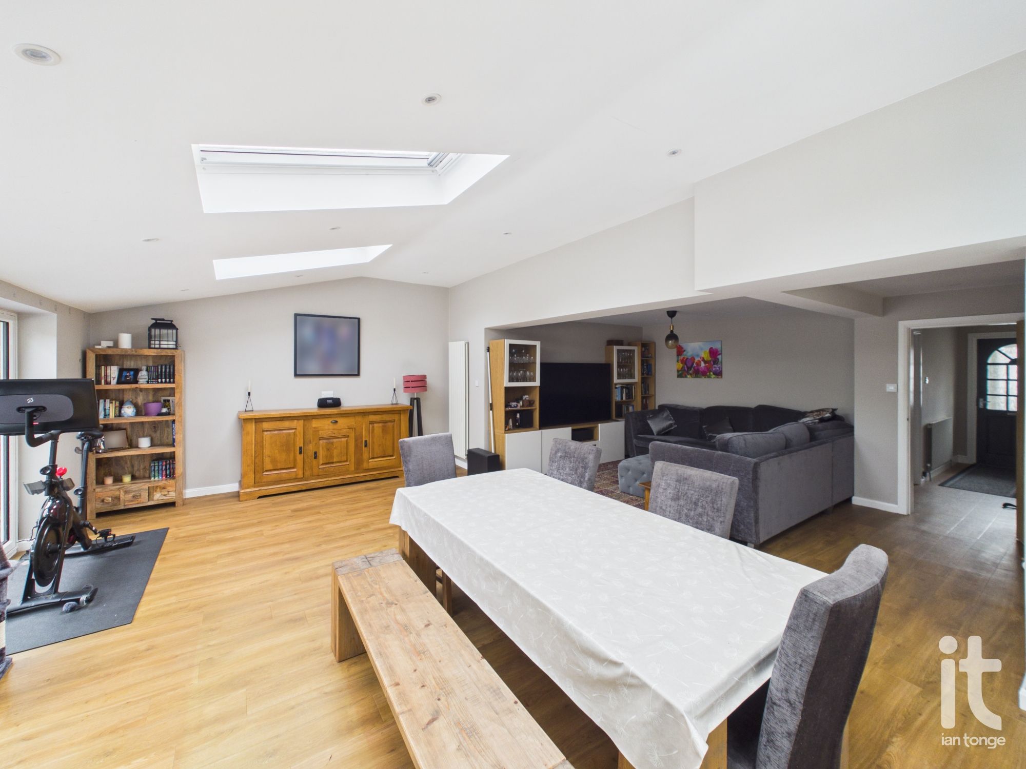 4 bedroom detached house For Sale in Stockport - Photograph 15.