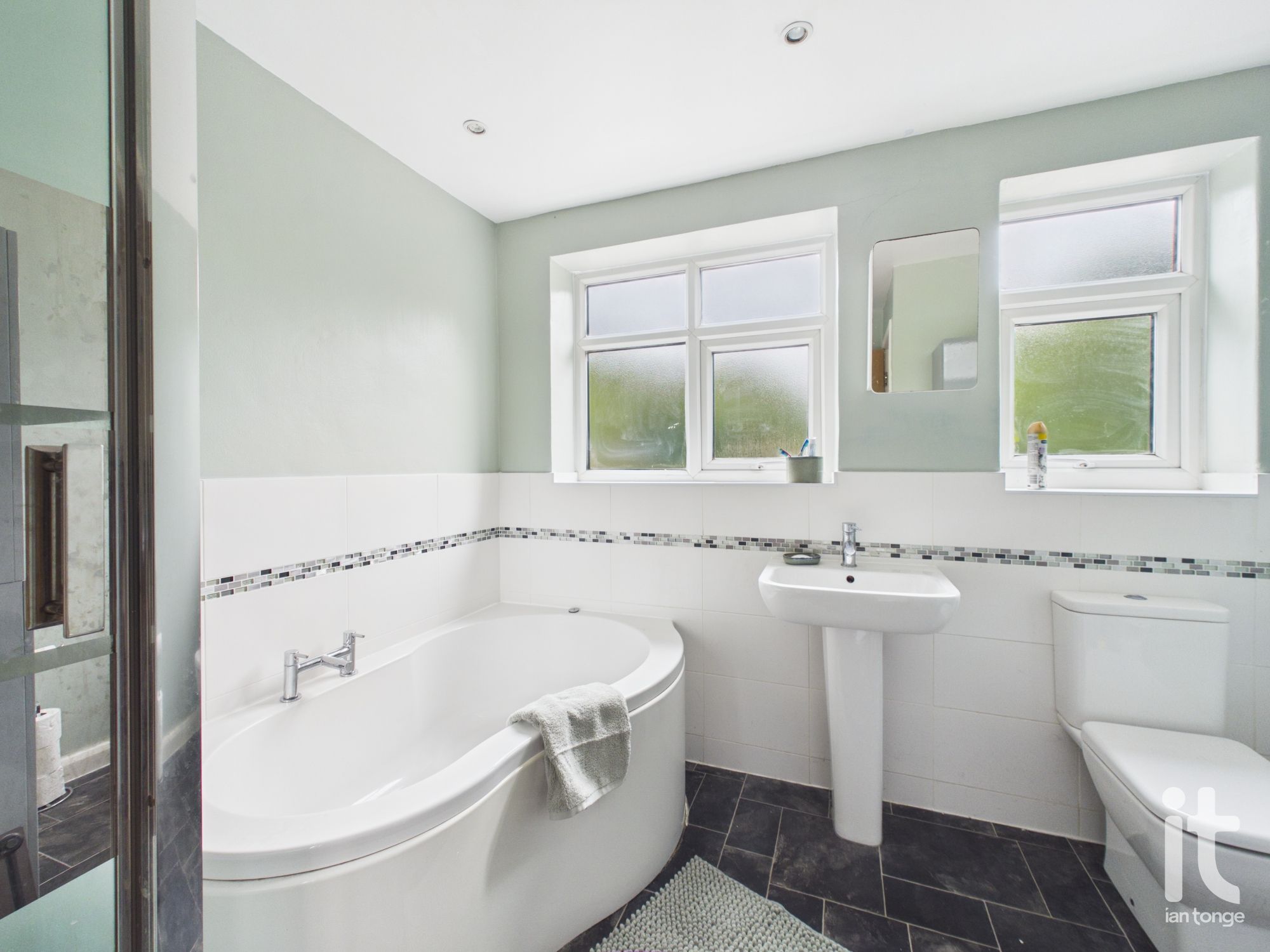 4 bedroom detached house For Sale in Stockport - Photograph 27.