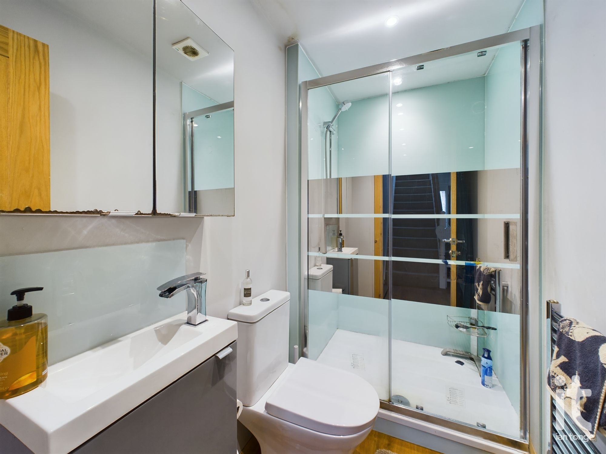 4 bedroom detached house For Sale in Stockport - Photograph 6.