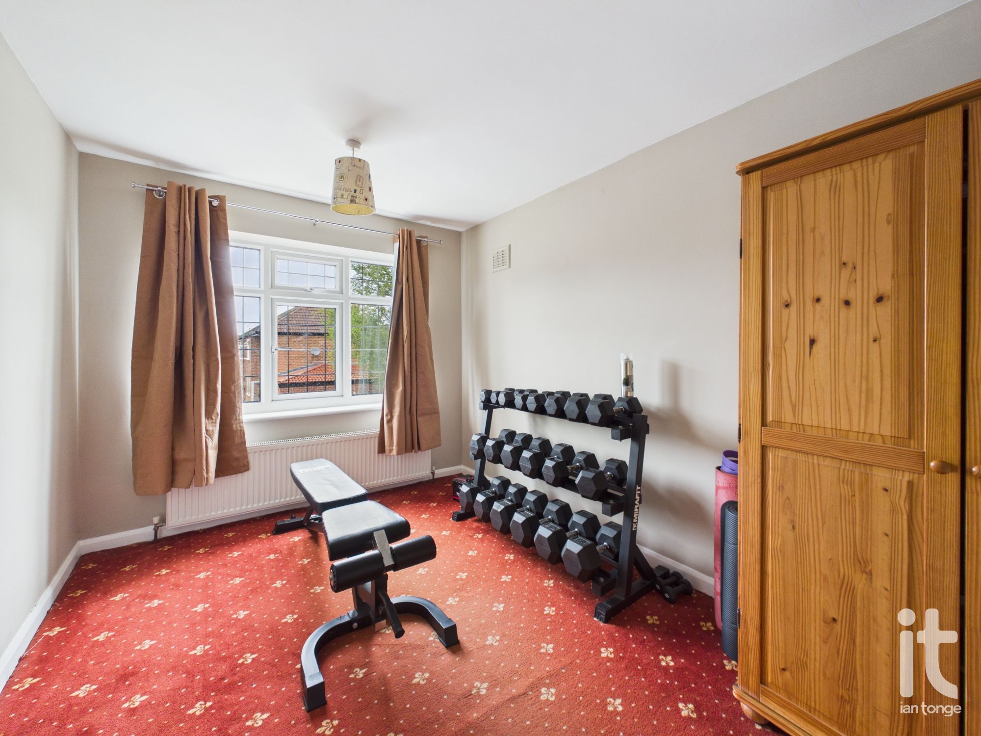 4 bedroom detached house For Sale in Stockport - Photograph 25.