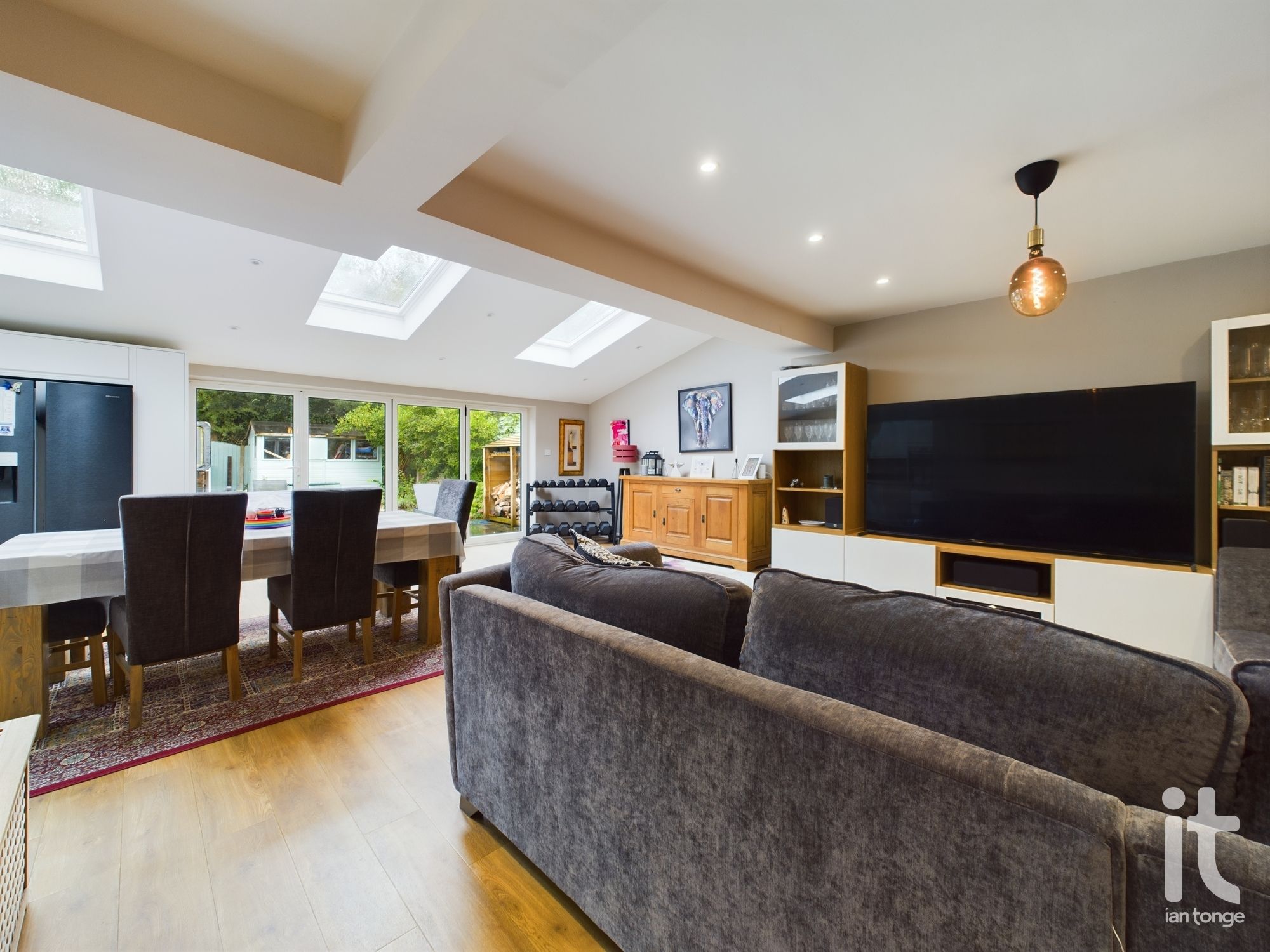 4 bedroom detached house For Sale in Stockport - Photograph 14.