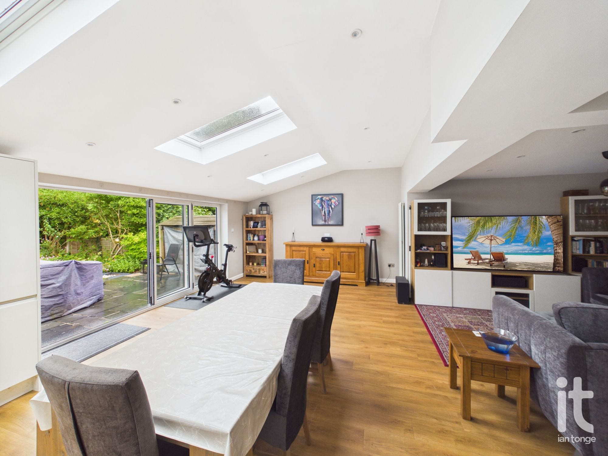 4 bedroom detached house For Sale in Stockport - Photograph 16.