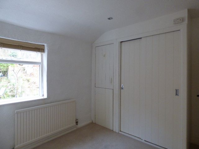 2 bedroom mid terraced house Let in Cheshire - Photograph 8.