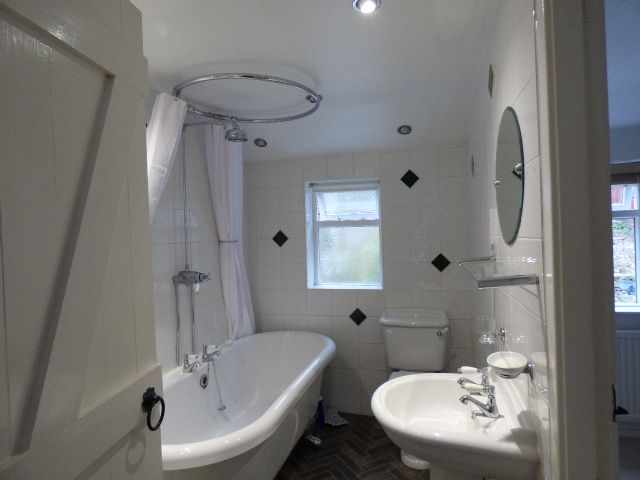 2 bedroom mid terraced house Let in Cheshire - Photograph 7.