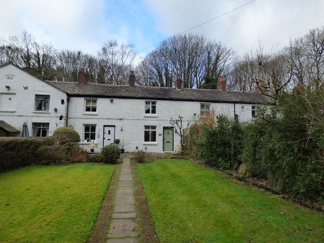 2 bedroom mid terraced house Let in Cheshire - Photograph 9.