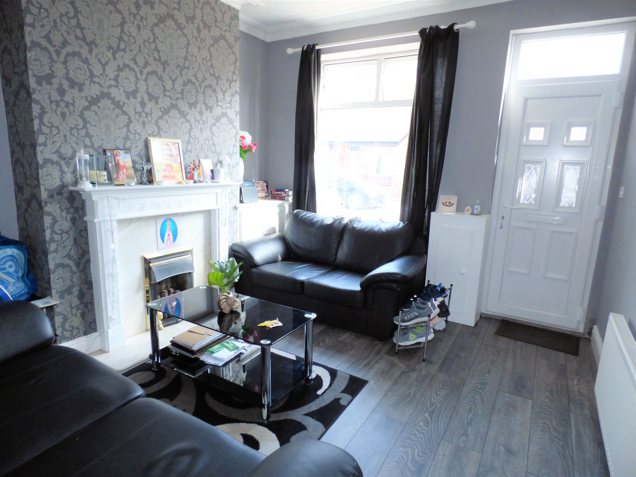 2 bedroom mid terraced house Sold in Stockport - Photograph 2.