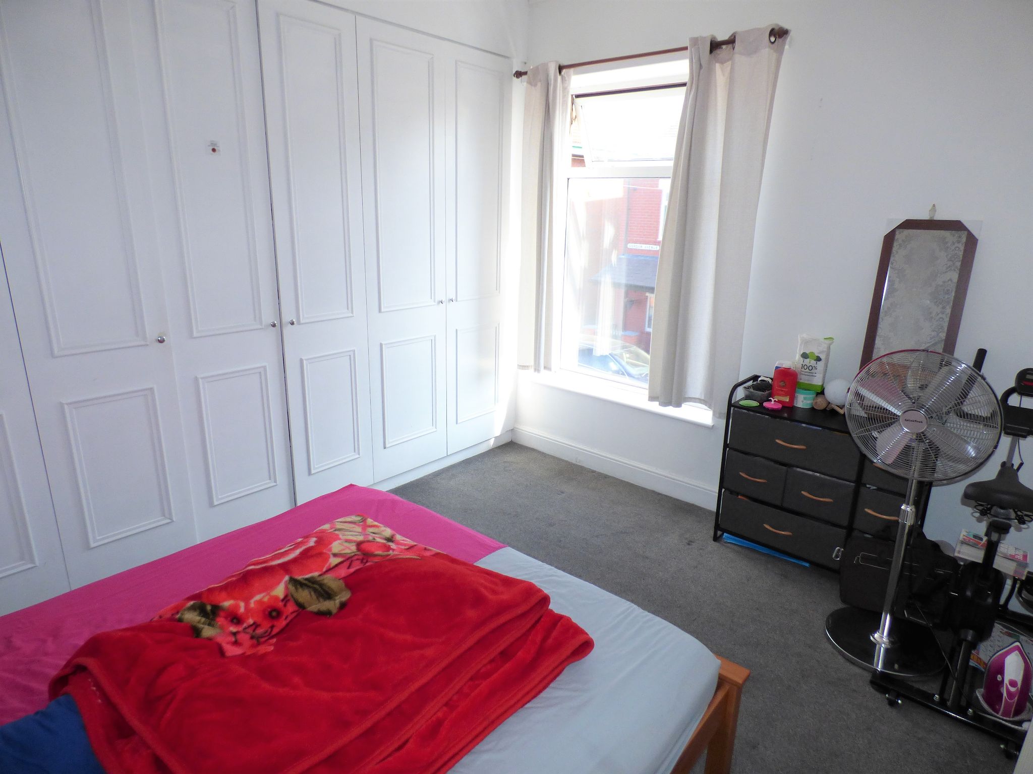 2 bedroom mid terraced house Sold in Stockport - Photograph 5.