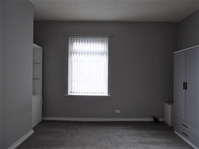 1 bedroom apartment flat/apartment Let in Stockport - Photograph 3.