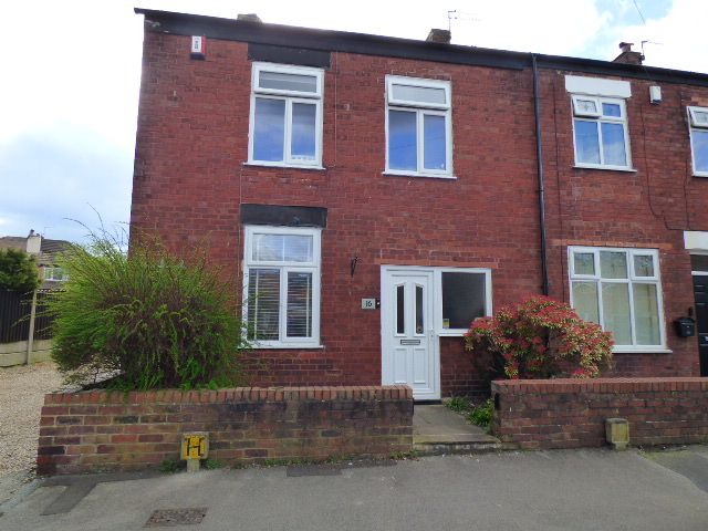 3 bedroom mid terraced house Let in Stockport - Photograph 6.