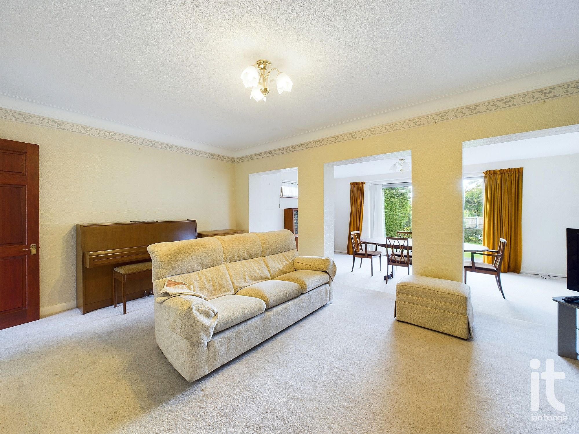 4 bedroom detached bungalow Sold in Stockport - Photograph 23.