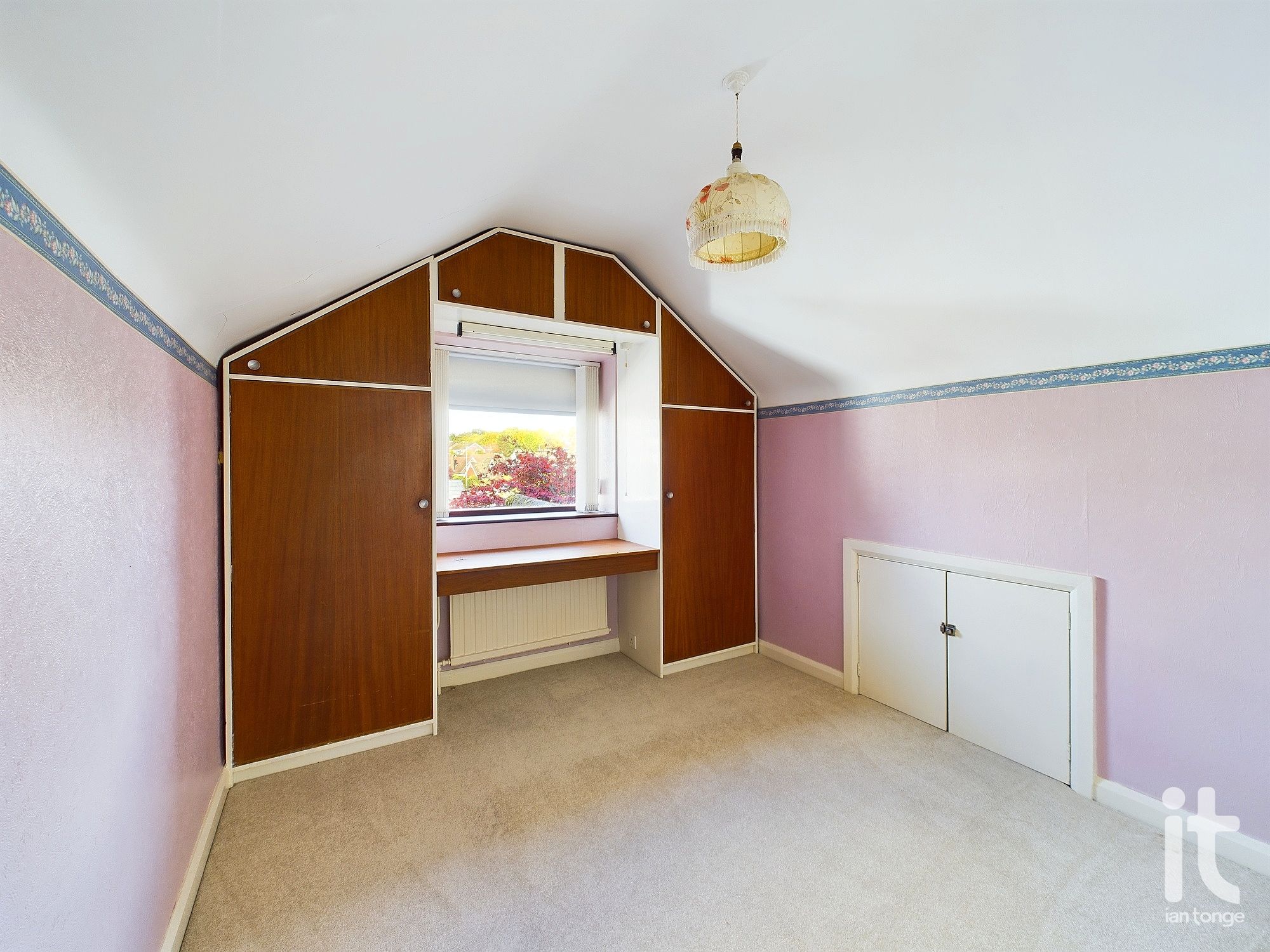 4 bedroom detached bungalow Sold in Stockport - Photograph 29.