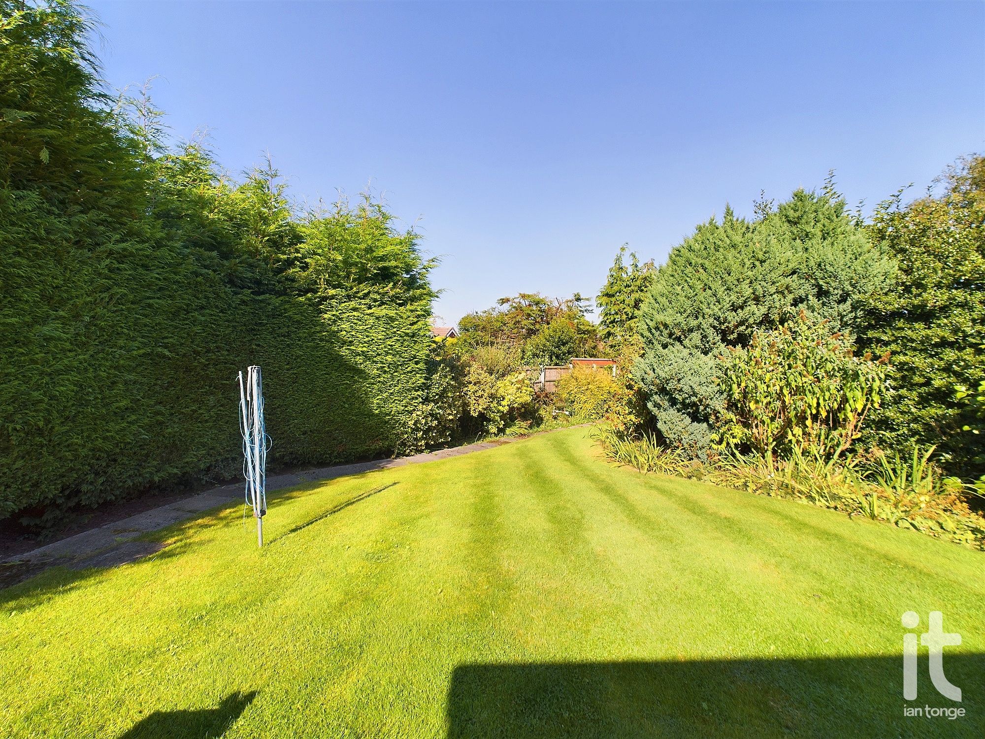 4 bedroom detached bungalow Sold in Stockport - Photograph 3.