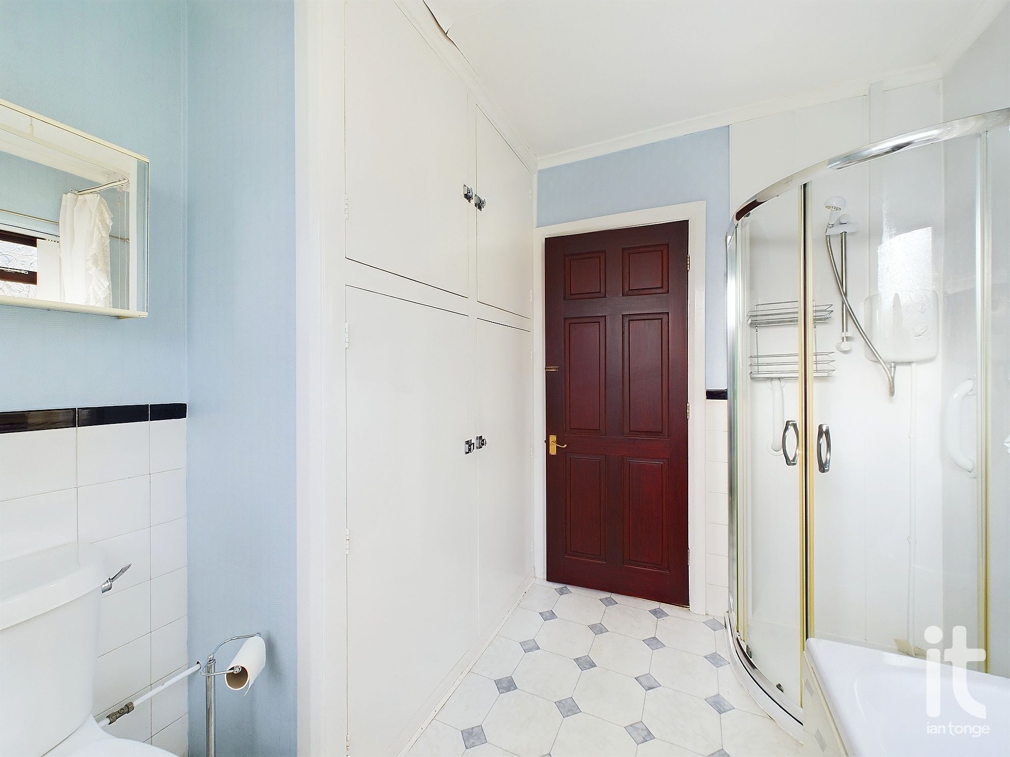 4 bedroom detached bungalow Sold in Stockport - Photograph 17.