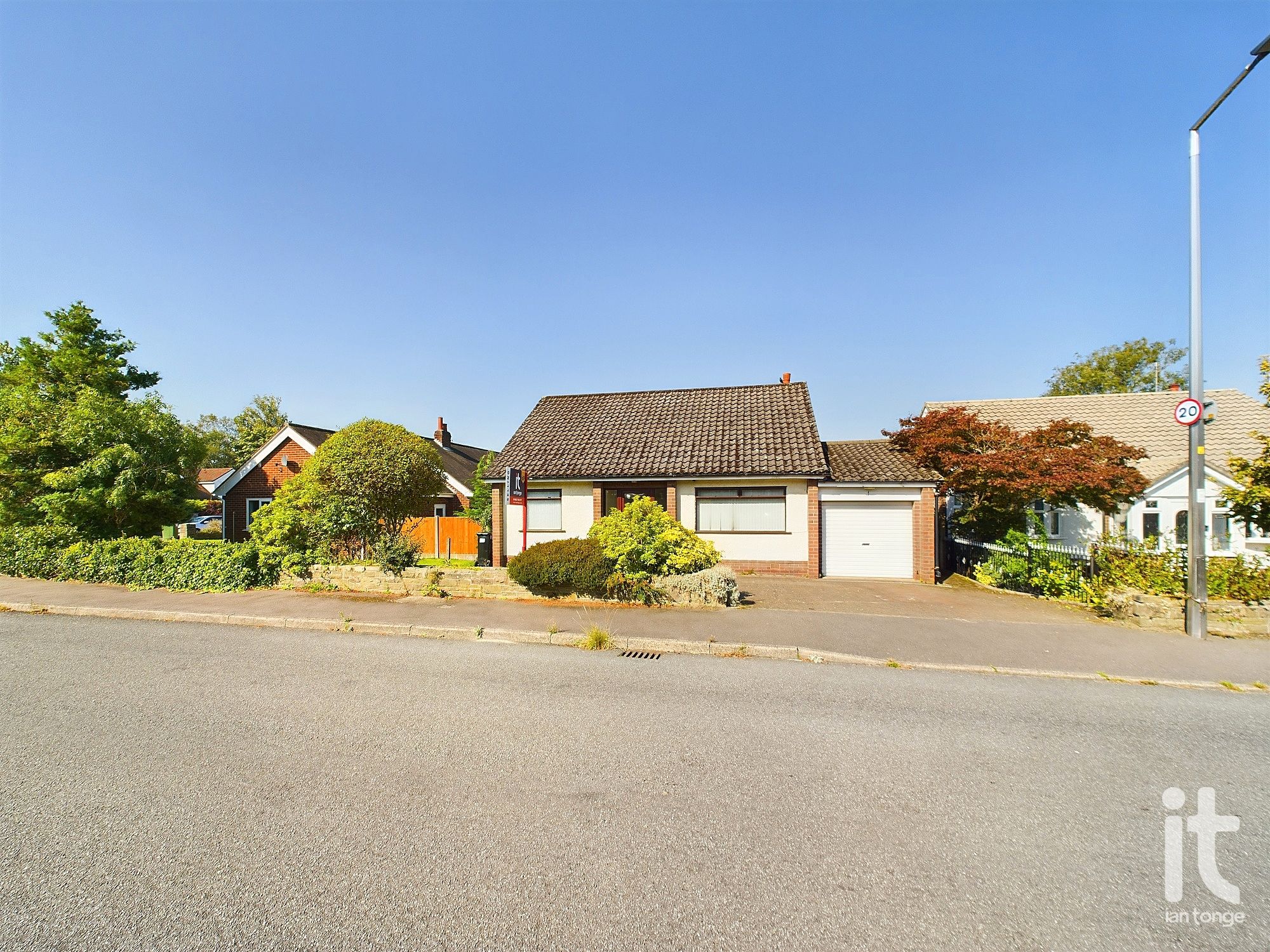 4 bedroom detached bungalow Sold in Stockport - Photograph 11.