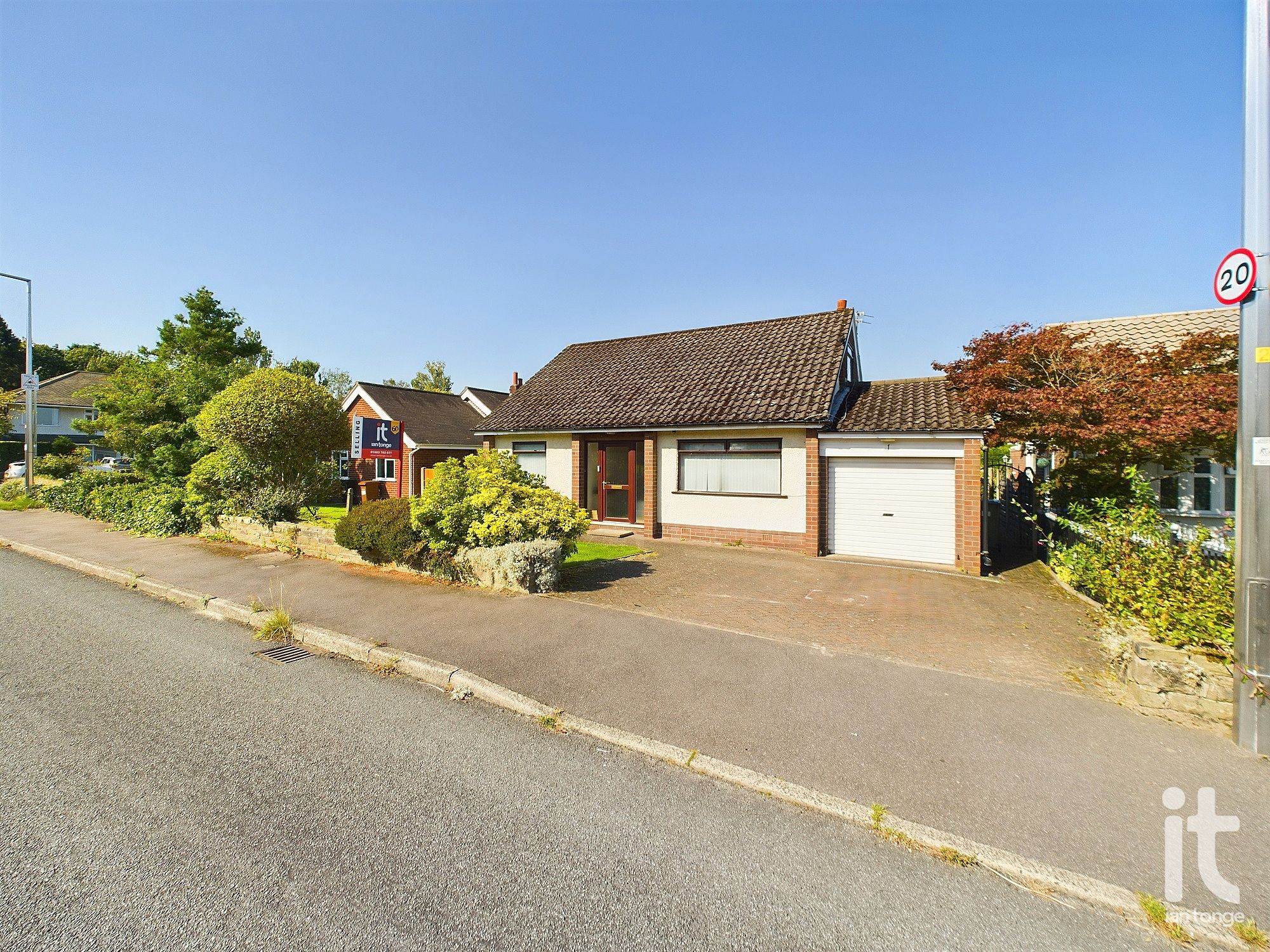 4 bedroom detached bungalow Sold in Stockport - Photograph 1.