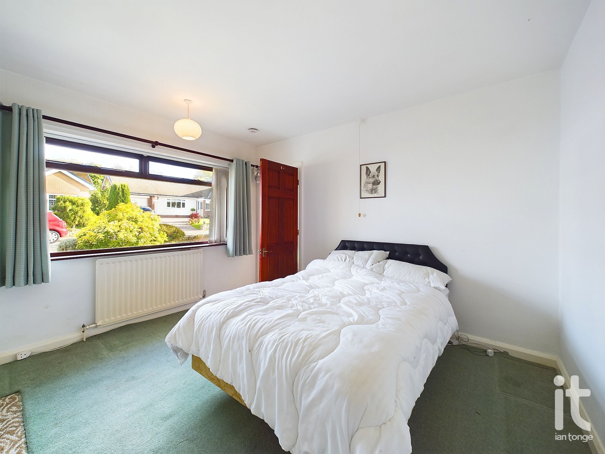 4 bedroom detached bungalow Sold in Stockport - Photograph 15.