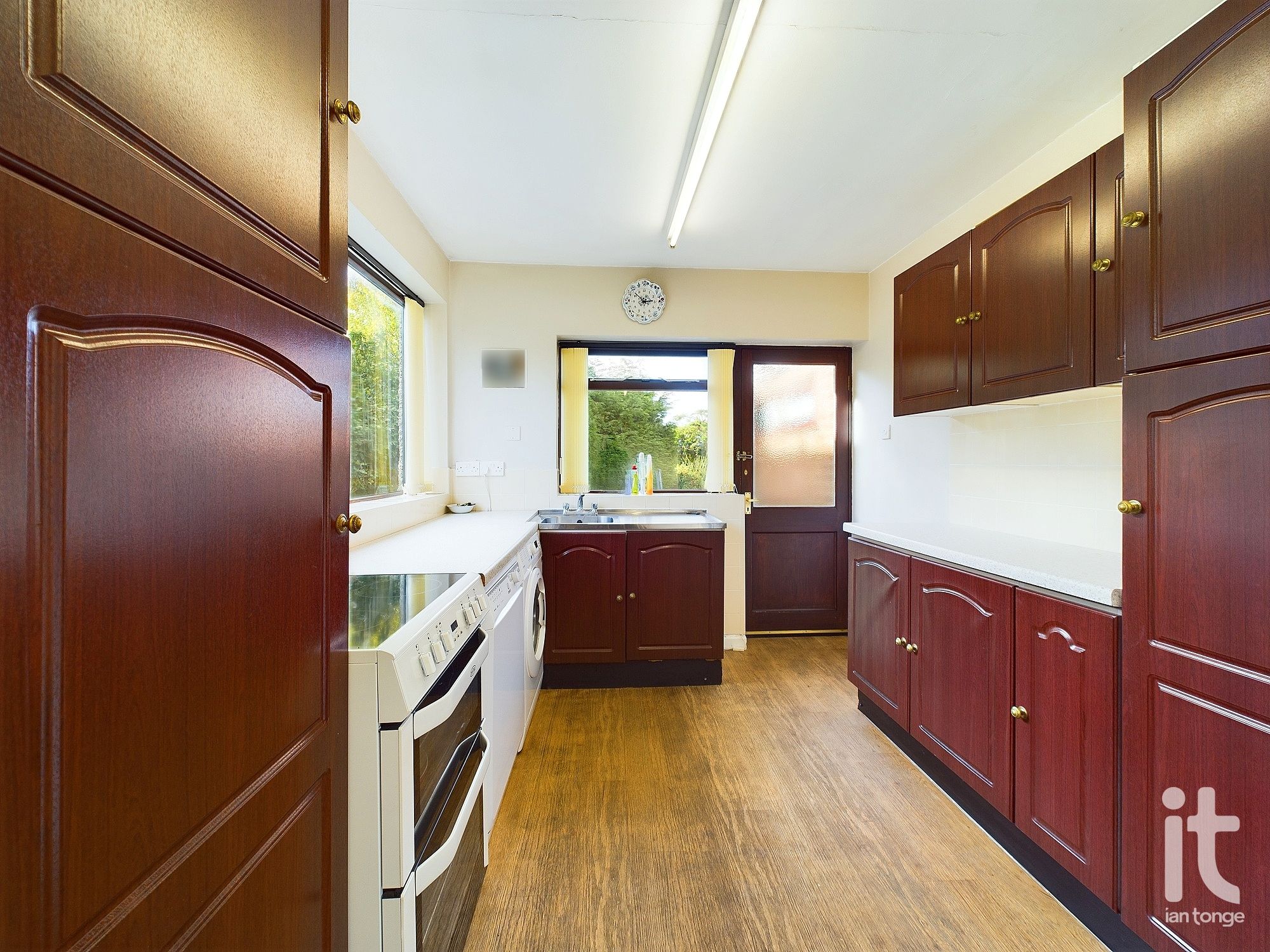 4 bedroom detached bungalow Sold in Stockport - Photograph 19.
