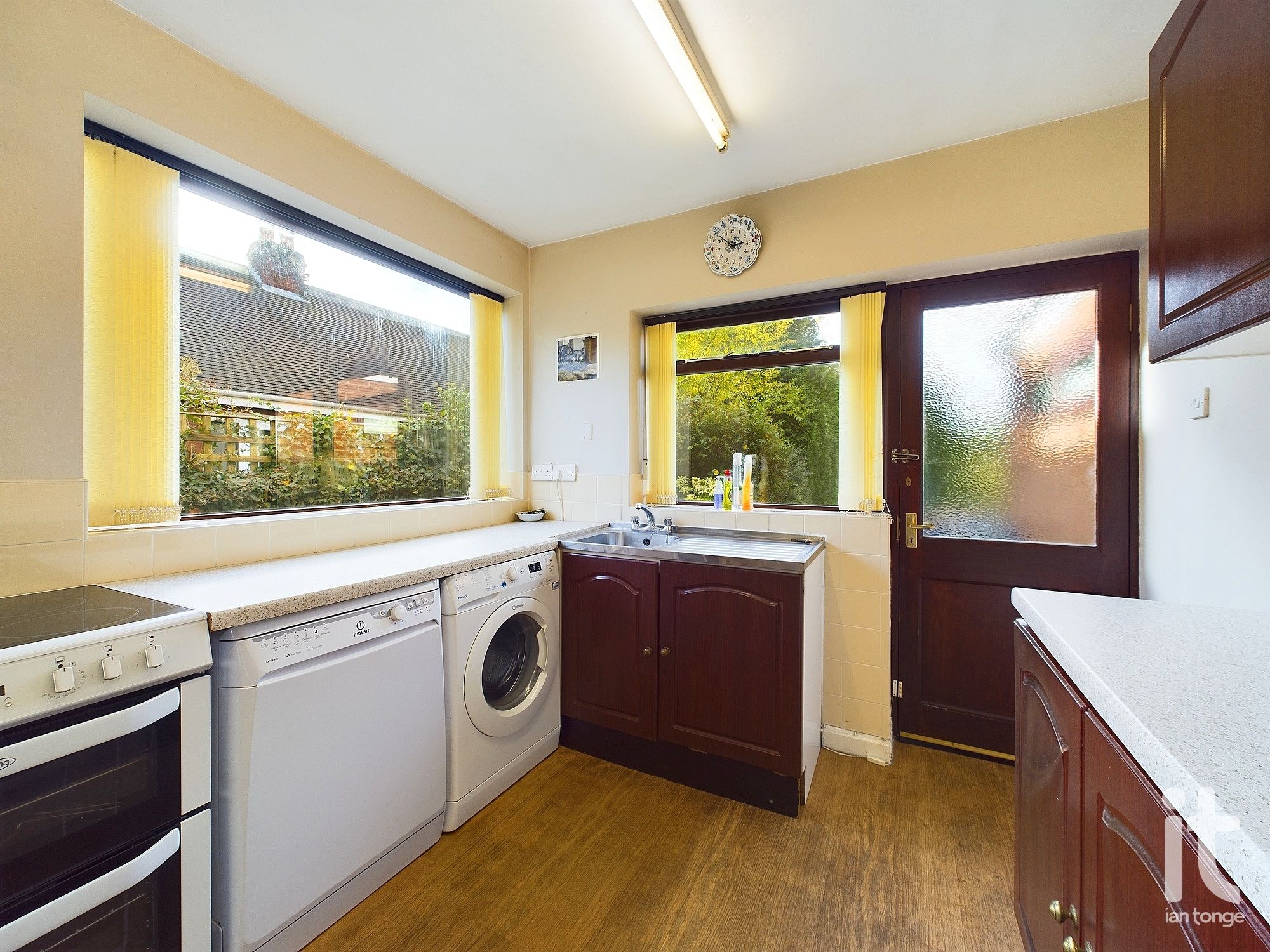 4 bedroom detached bungalow Sold in Stockport - Photograph 20.