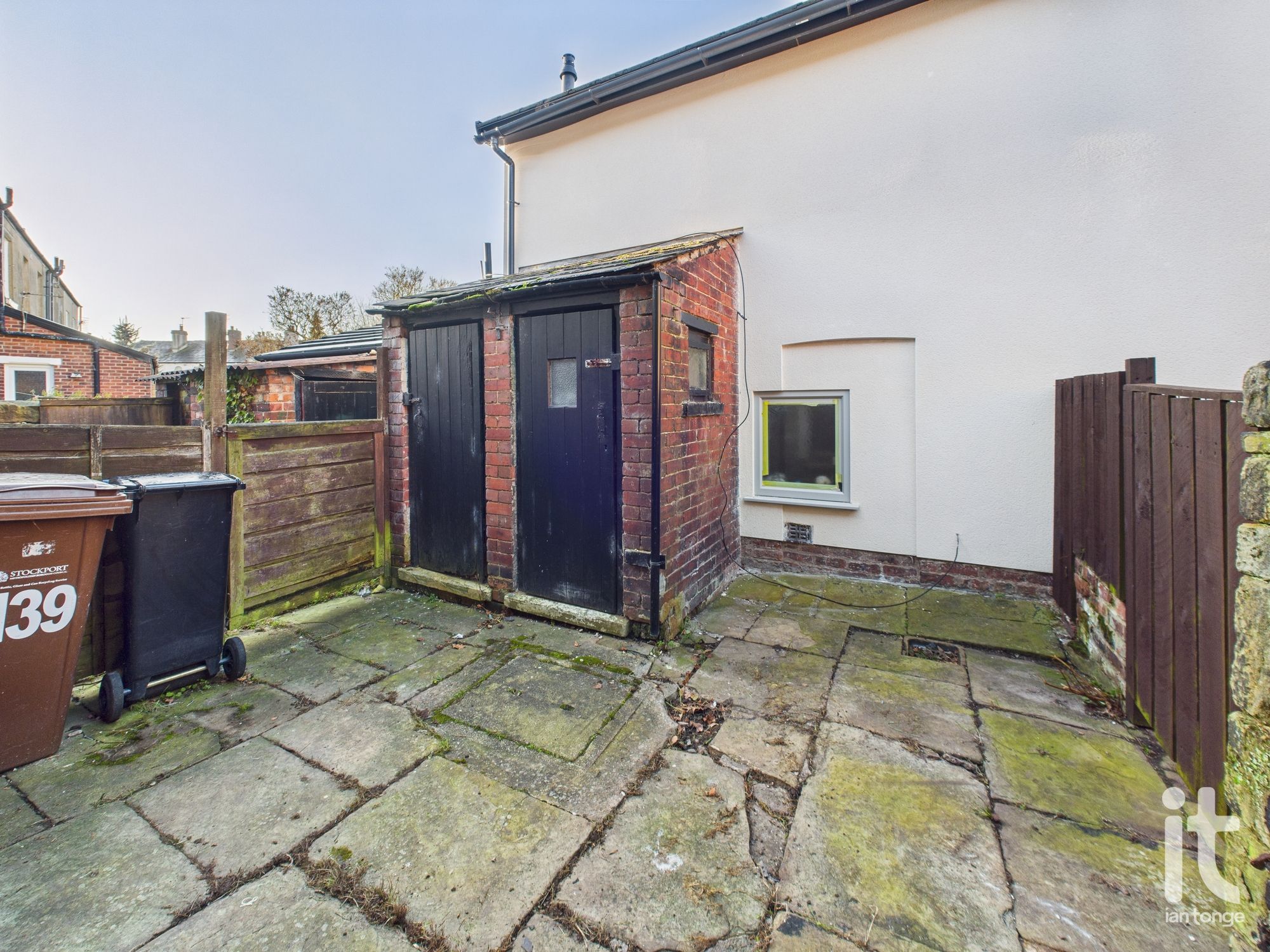 2 bedroom mid terraced house For Sale in Stockport - Photograph 18.