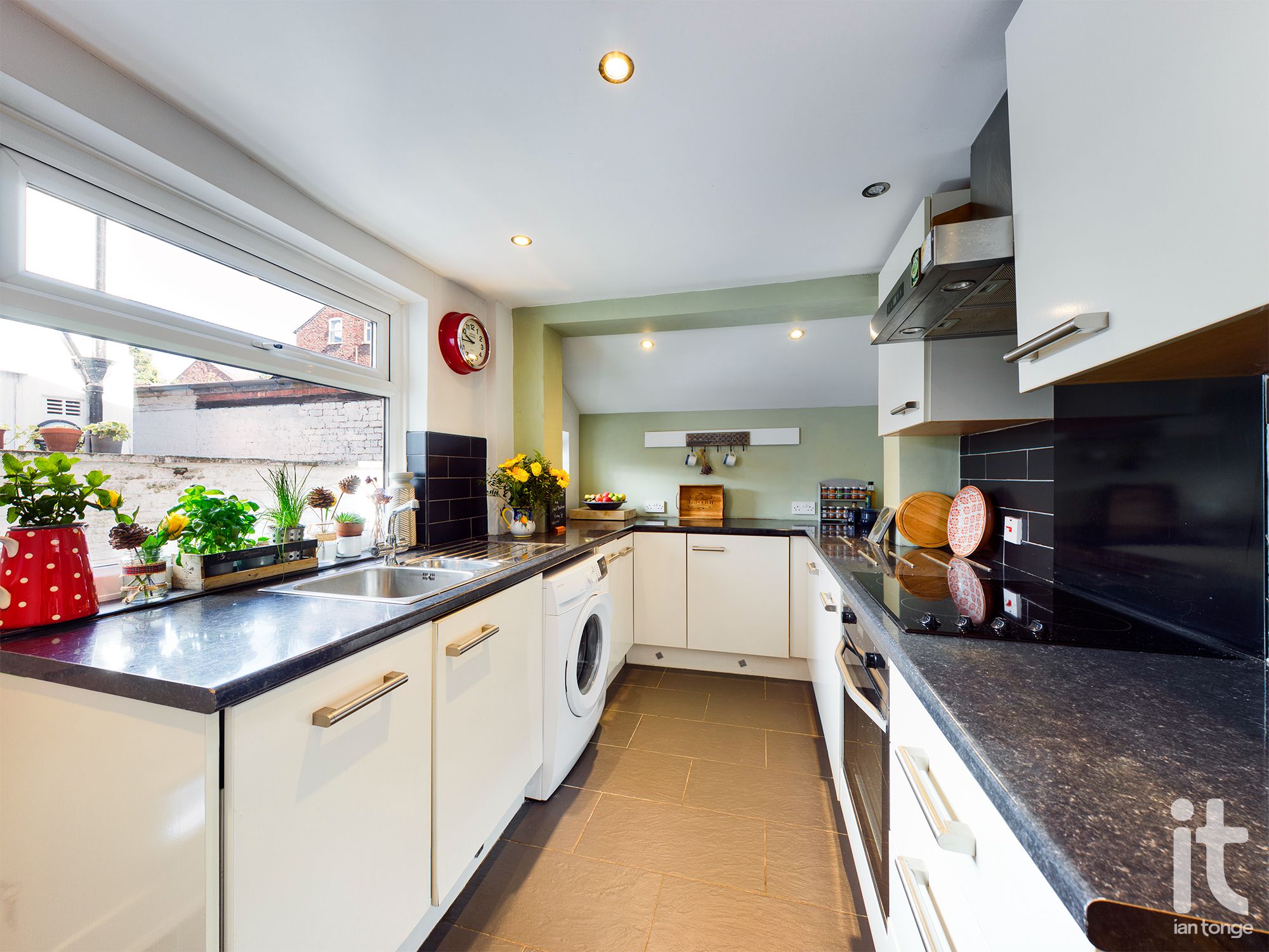 2 bedroom mid terraced house Sold in Sale - Photograph 8.
