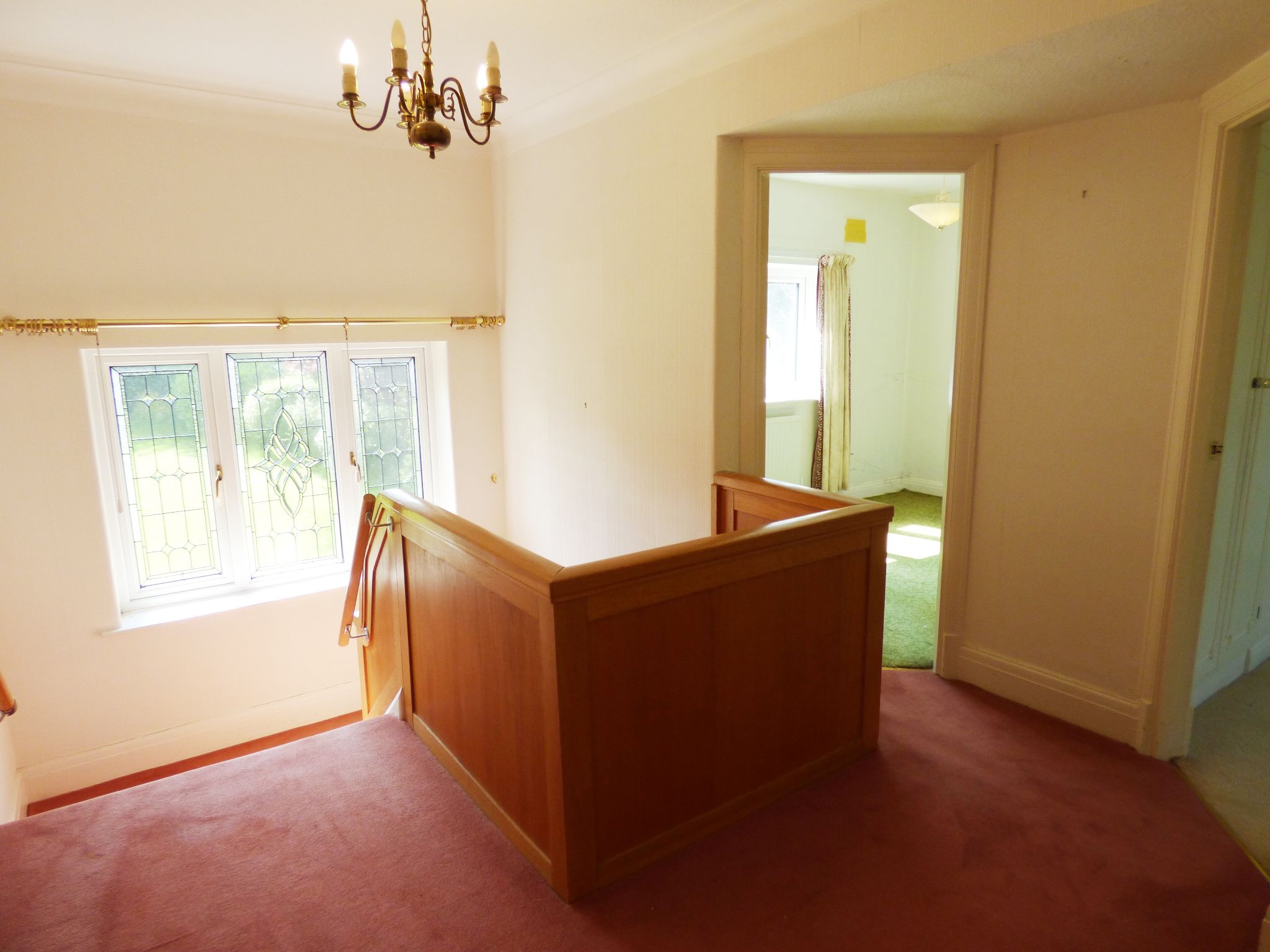 4 bedroom detached house SSTC in Hyde - Landing.