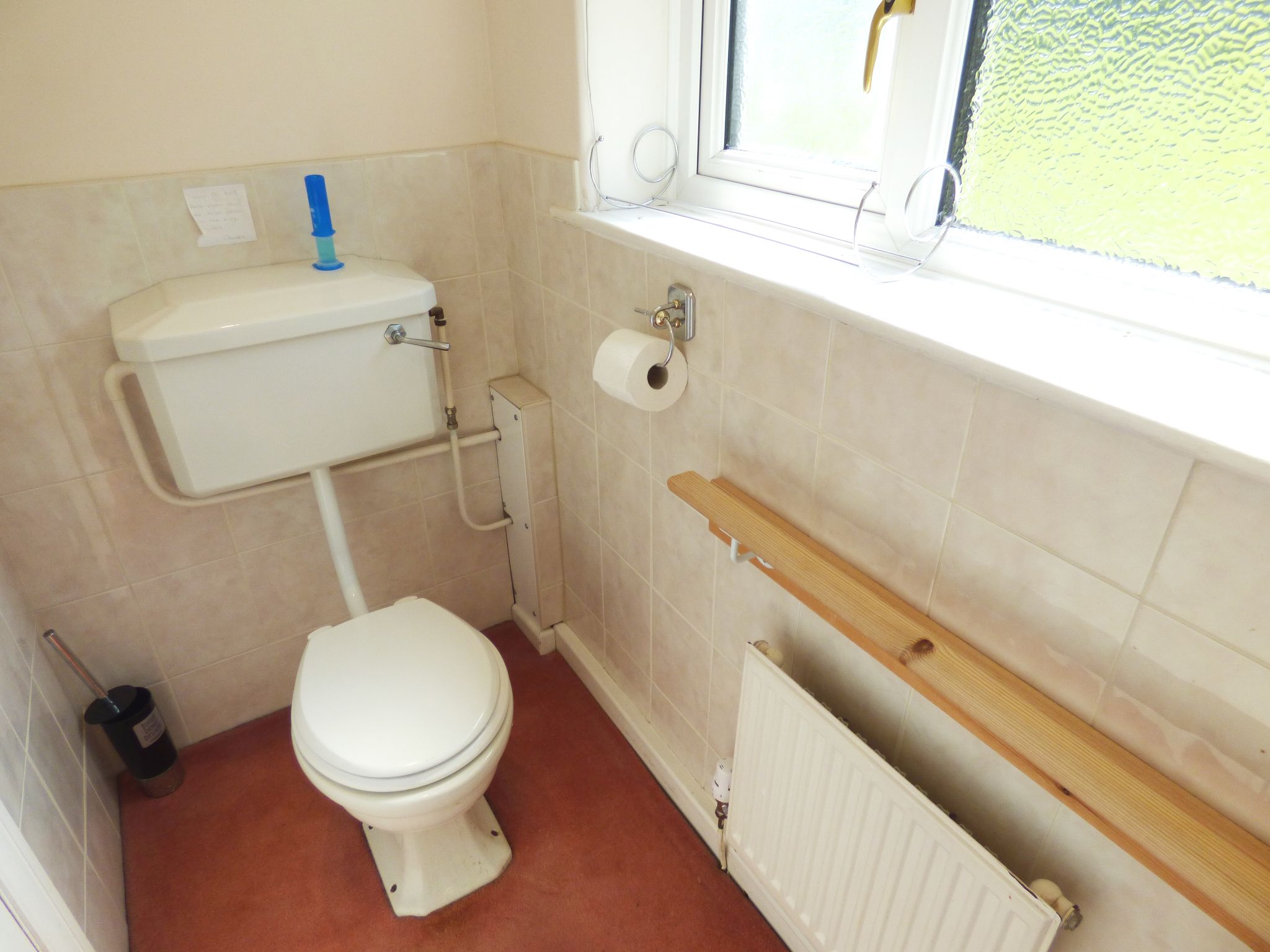 4 bedroom detached house SSTC in Hyde - Downstairs WC.