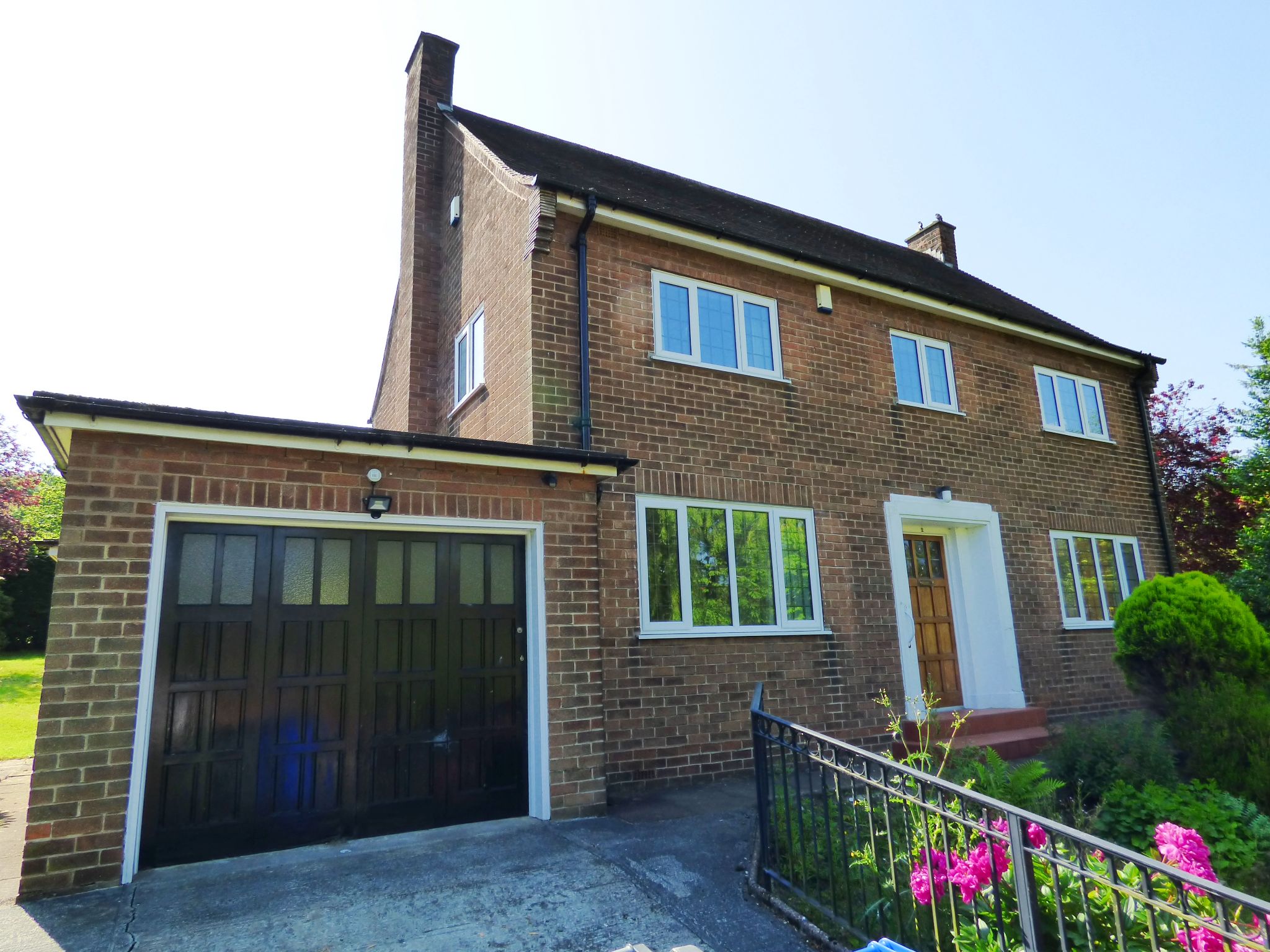 4 bedroom detached house SSTC in Hyde - Front Elevation.