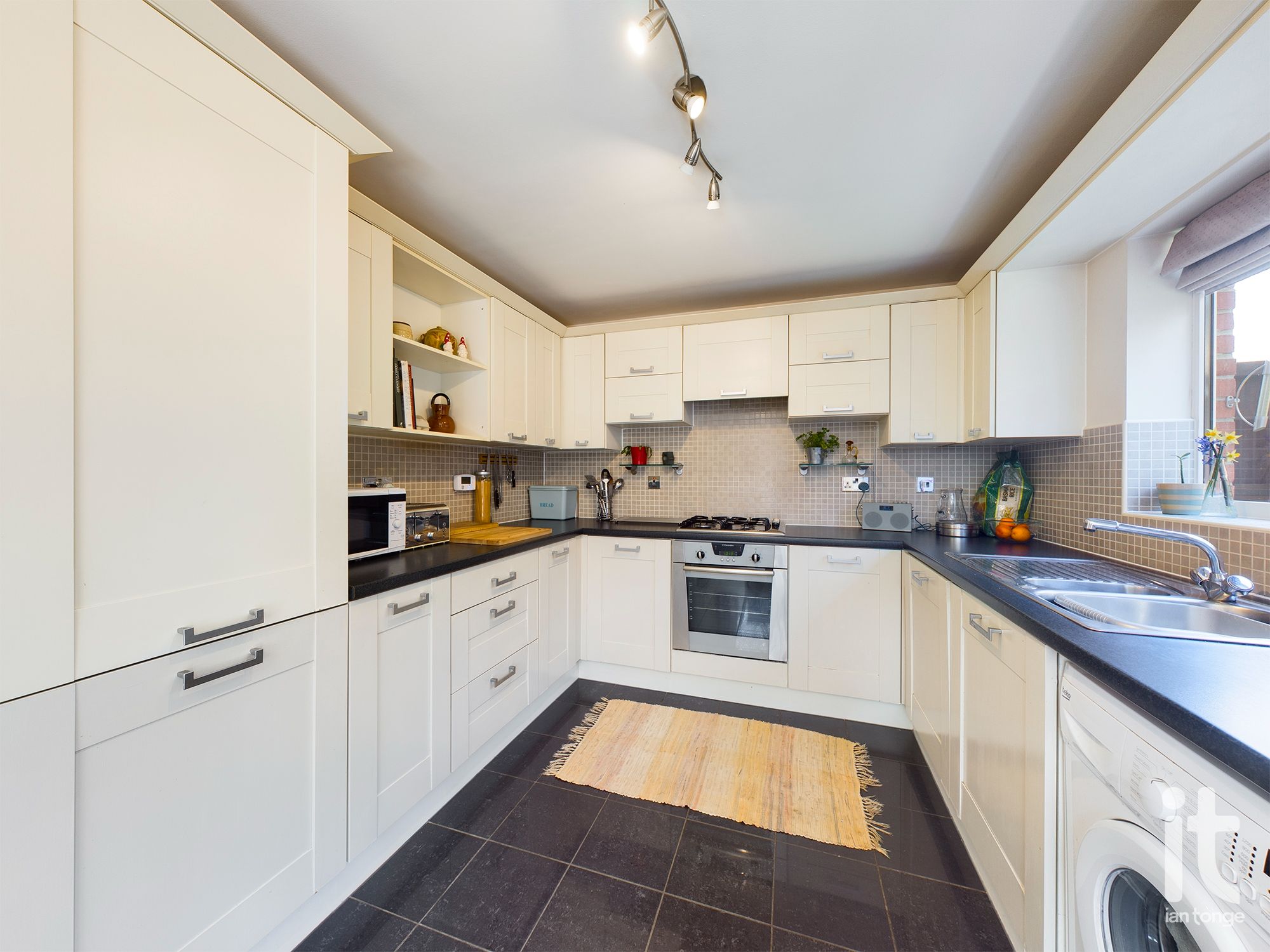 3 bedroom semi-detached house Under Offer in Stockport - Photograph 5.