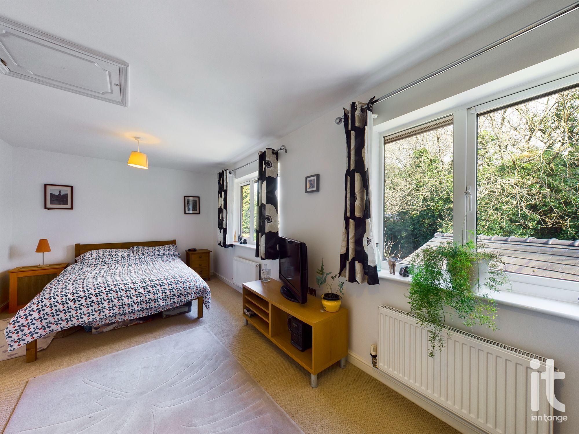 3 bedroom semi-detached house Under Offer in Stockport - Photograph 10.
