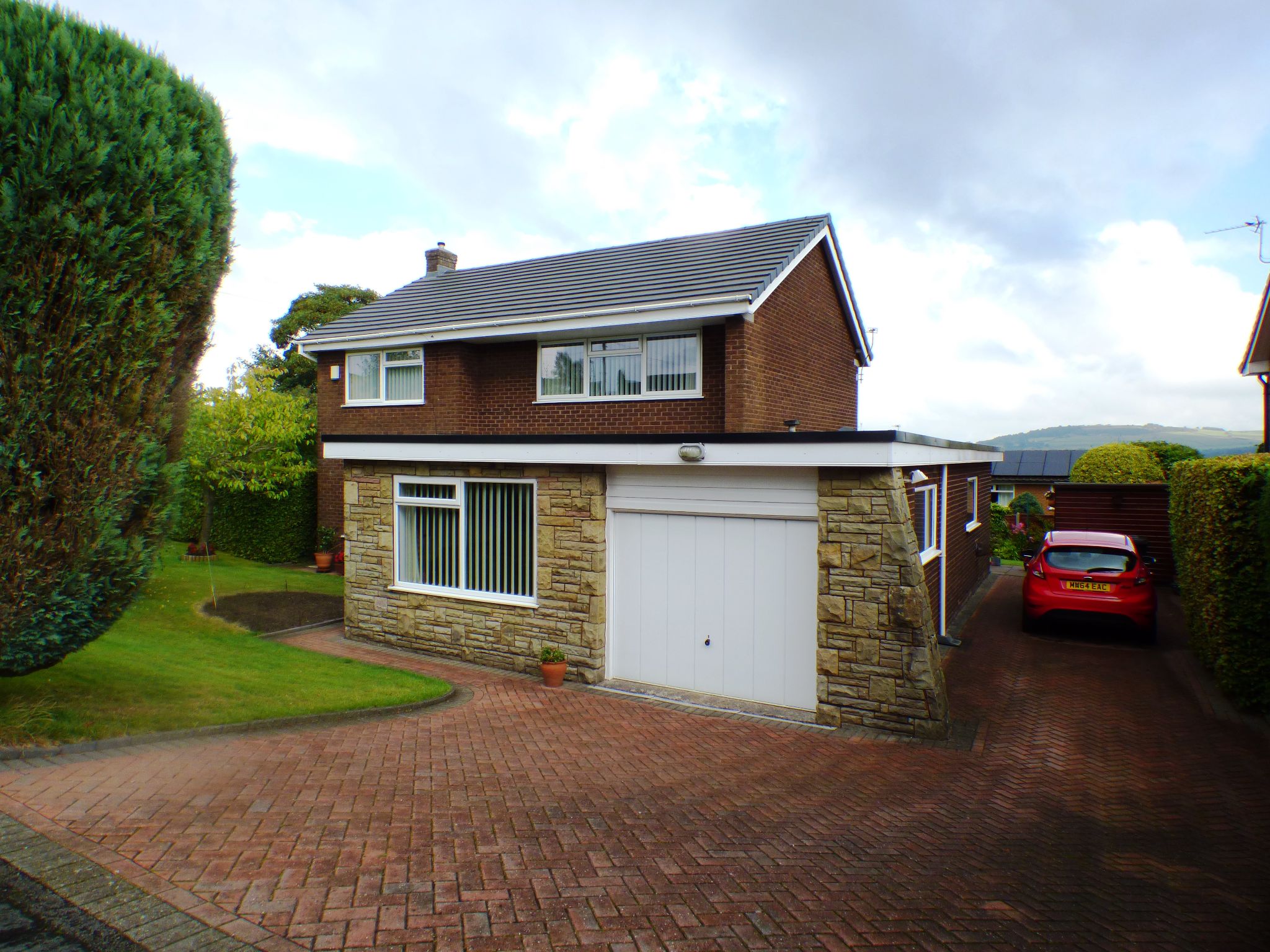4 bedroom detached house SSTC in Stockport - Front Elevation.