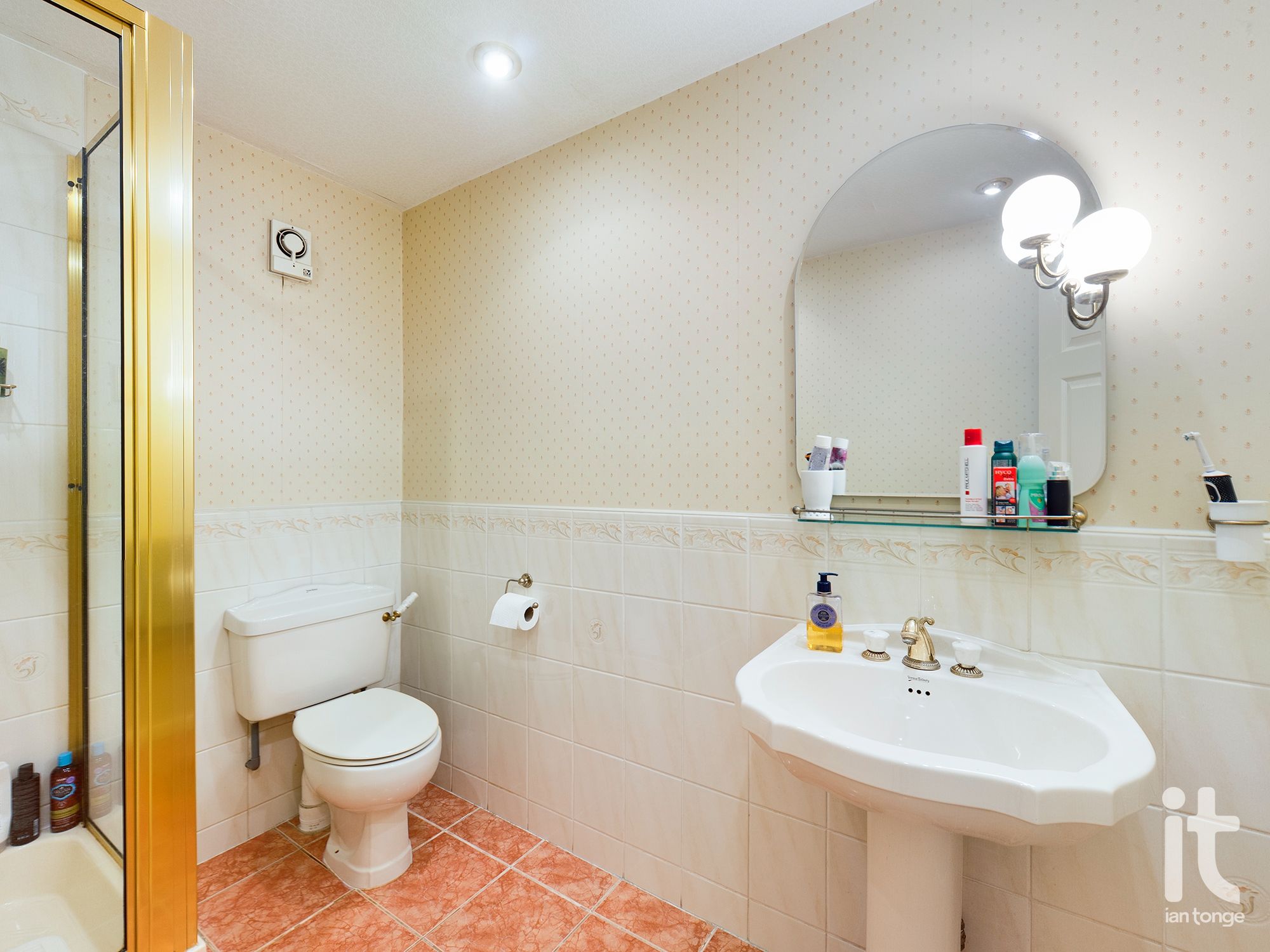 4 bedroom detached house SSTC in Stockport - Downstairs Bathroom.