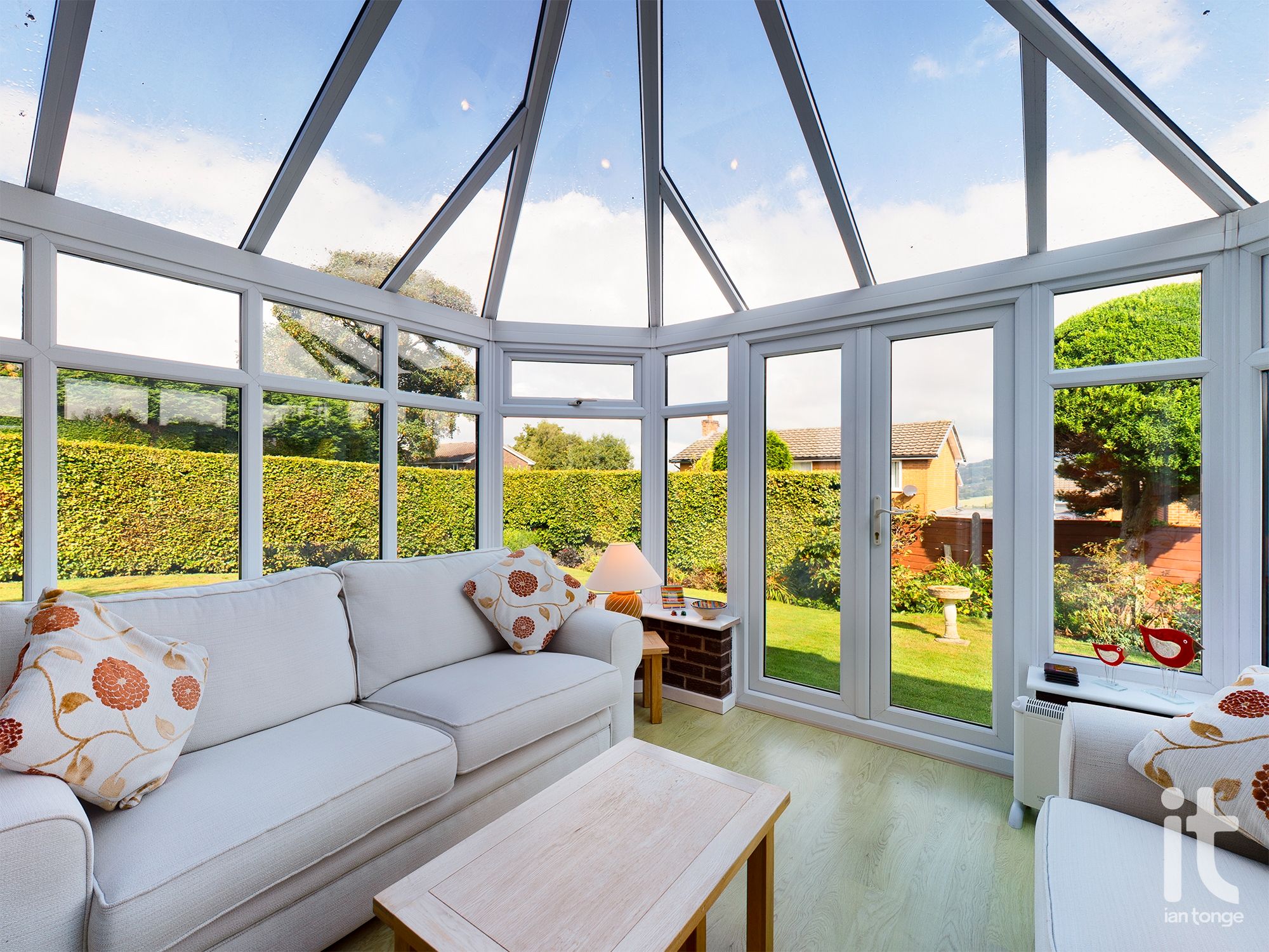 4 bedroom detached house SSTC in Stockport - Conservatory Left View.