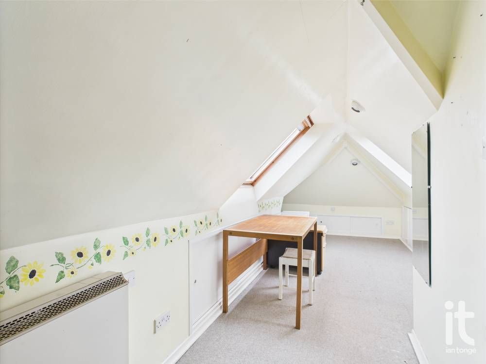 4 bedroom detached house Under Offer in Stockport - Photograph 20.