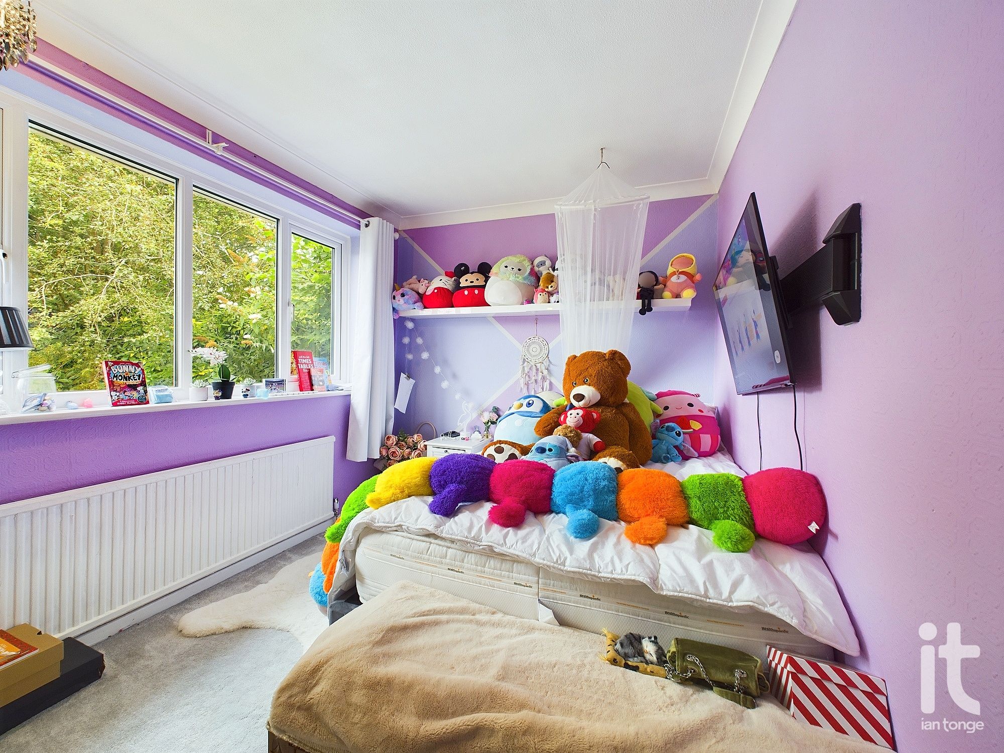 3 bedroom detached bungalow For Sale in Stockport - Photograph 21.