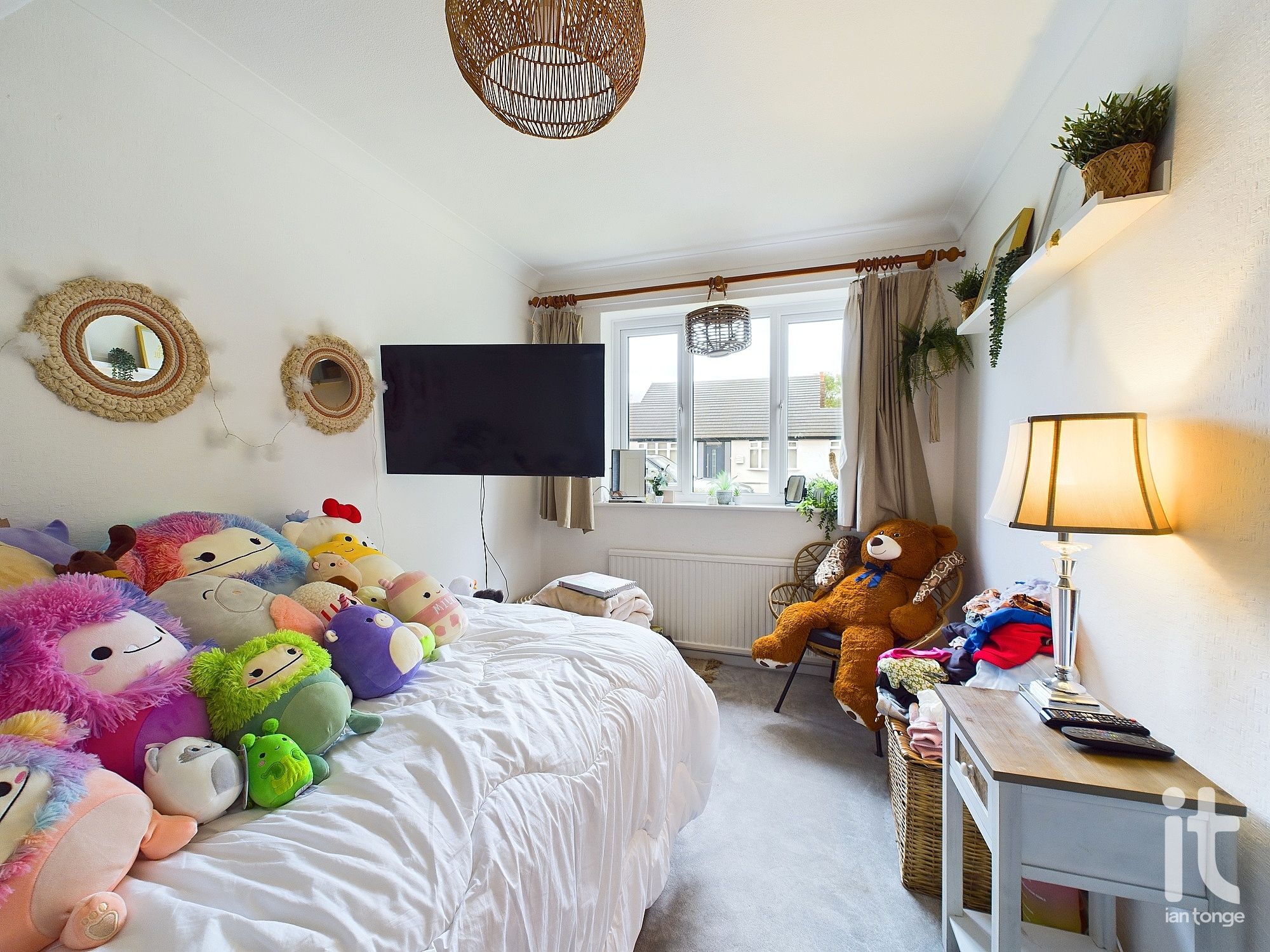 3 bedroom detached bungalow For Sale in Stockport - Photograph 23.