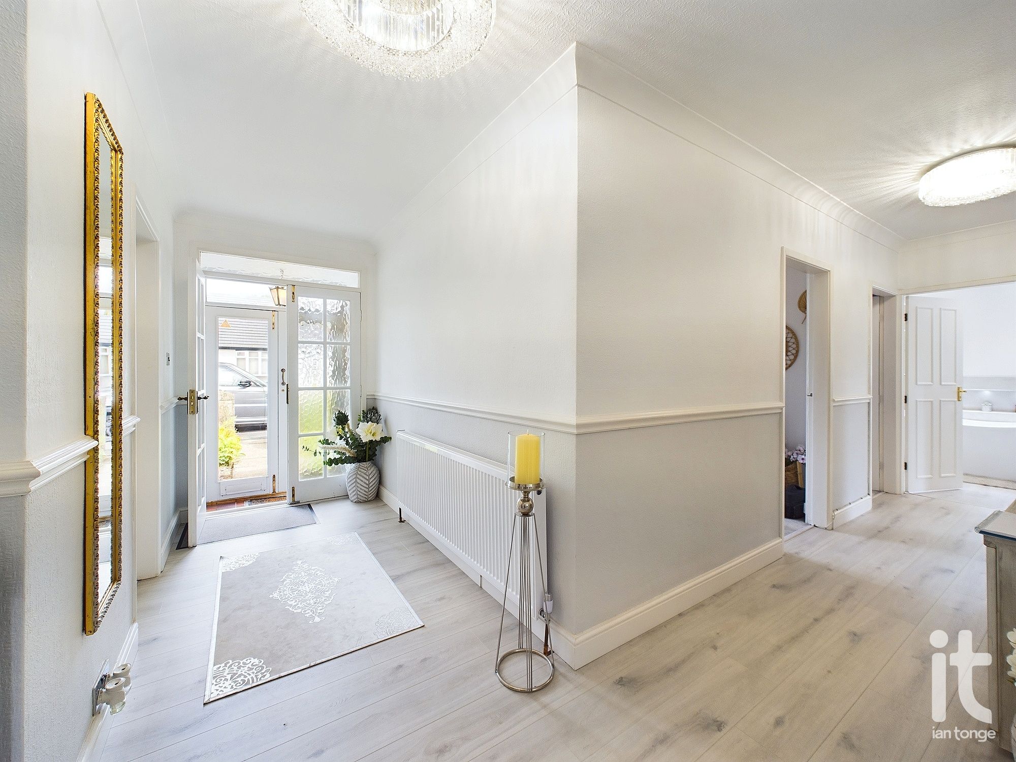 3 bedroom detached bungalow For Sale in Stockport - Photograph 5.