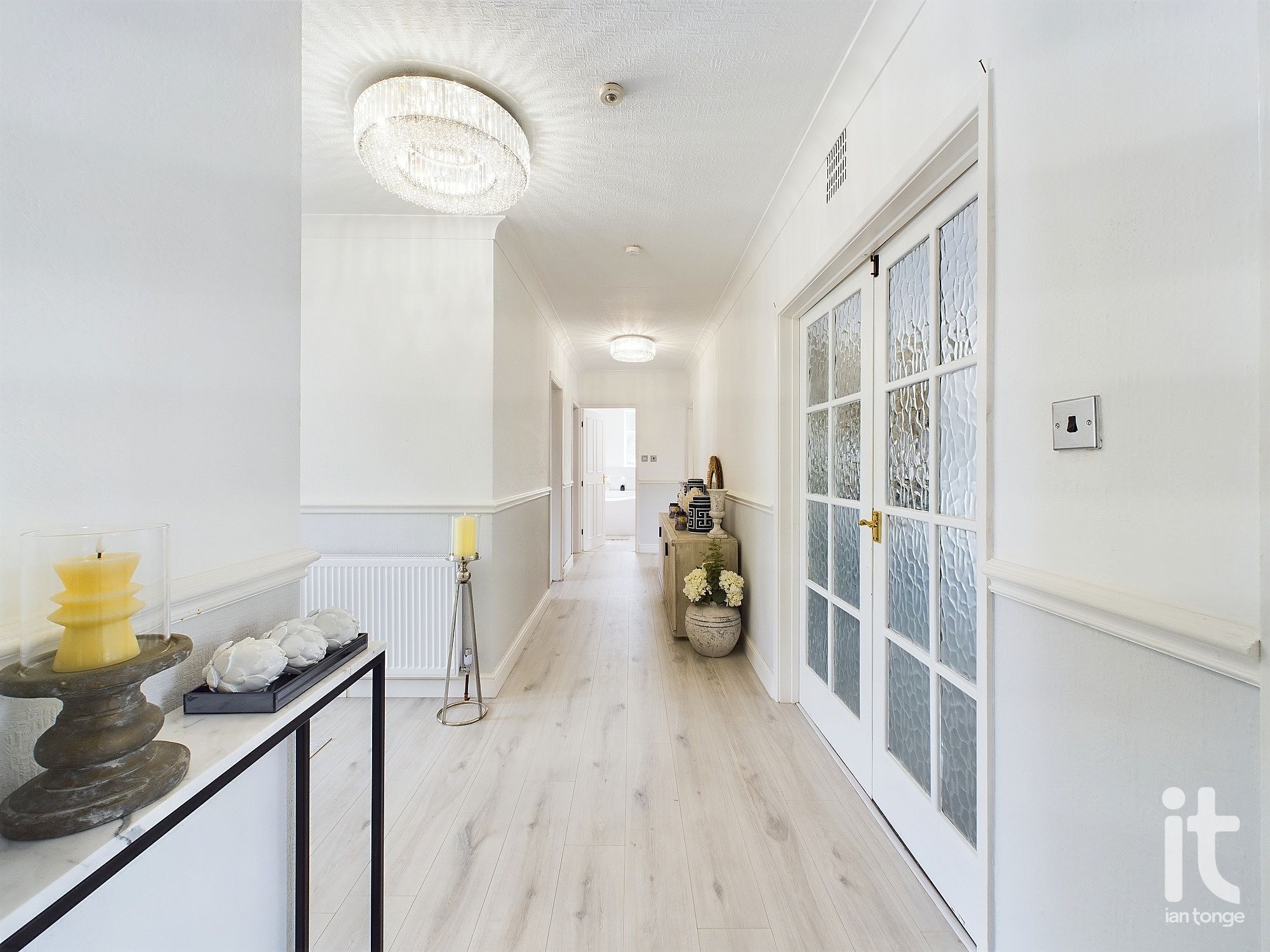 3 bedroom detached bungalow For Sale in Stockport - Photograph 7.