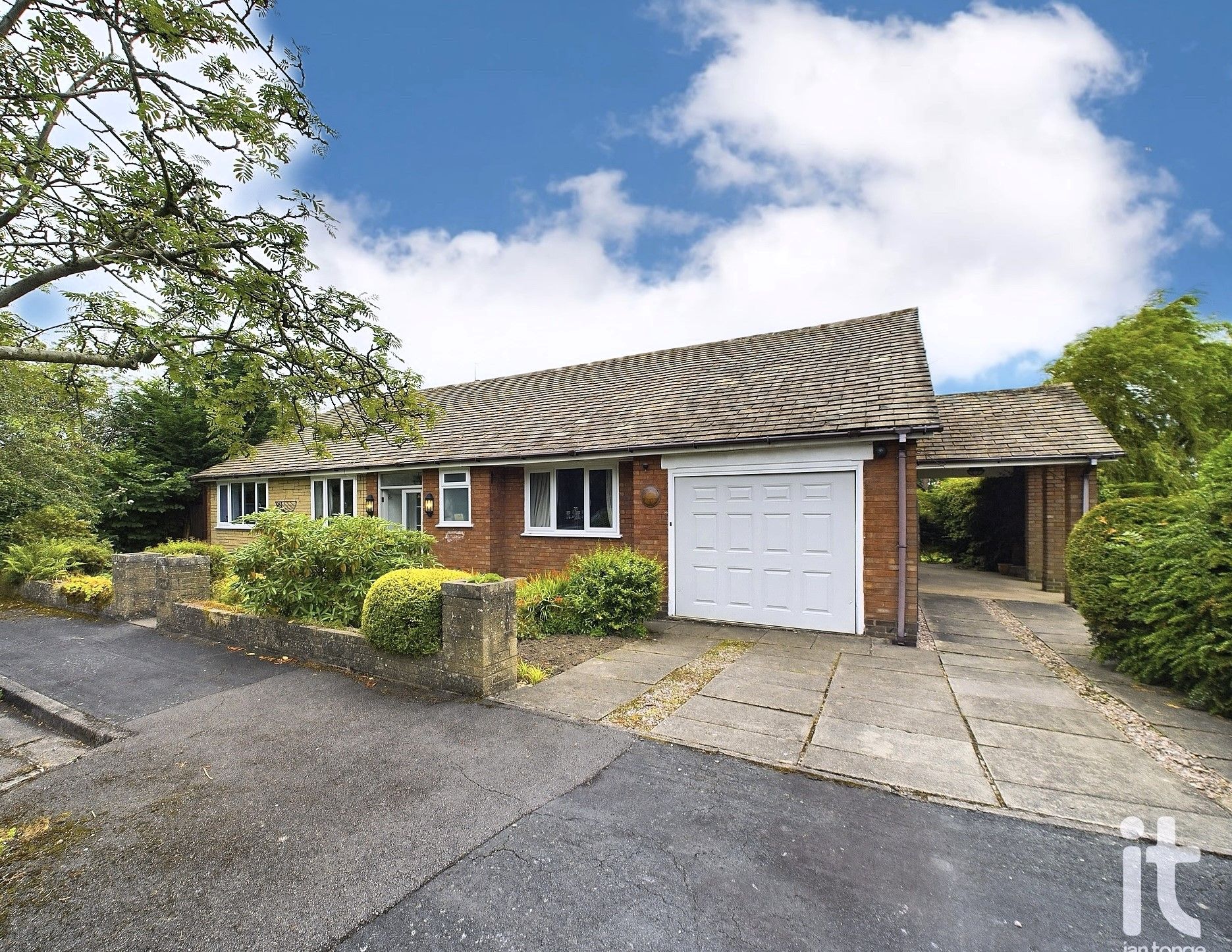 3 bedroom detached bungalow For Sale in Stockport - Photograph 1.