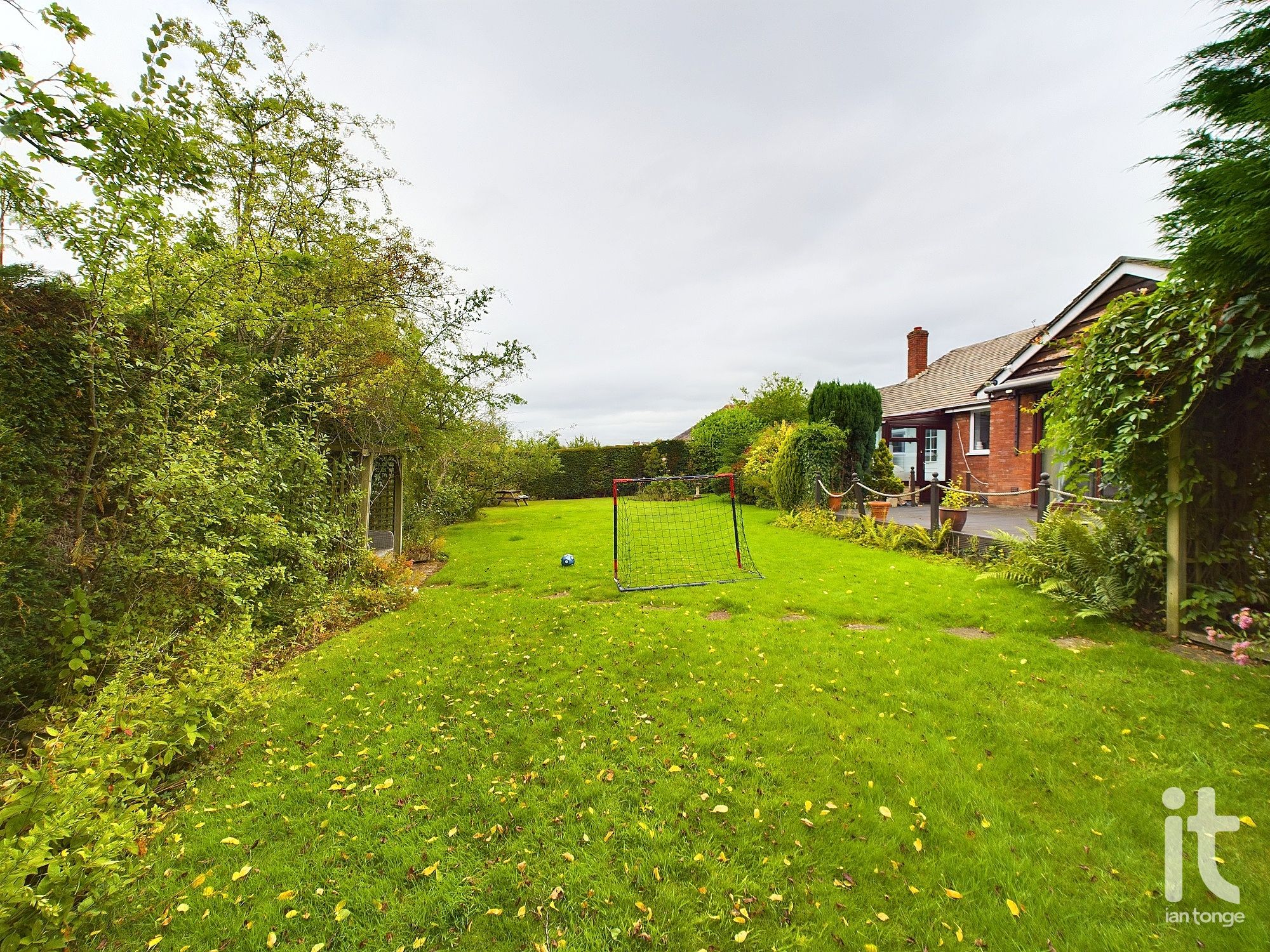3 bedroom detached bungalow For Sale in Stockport - Photograph 31.