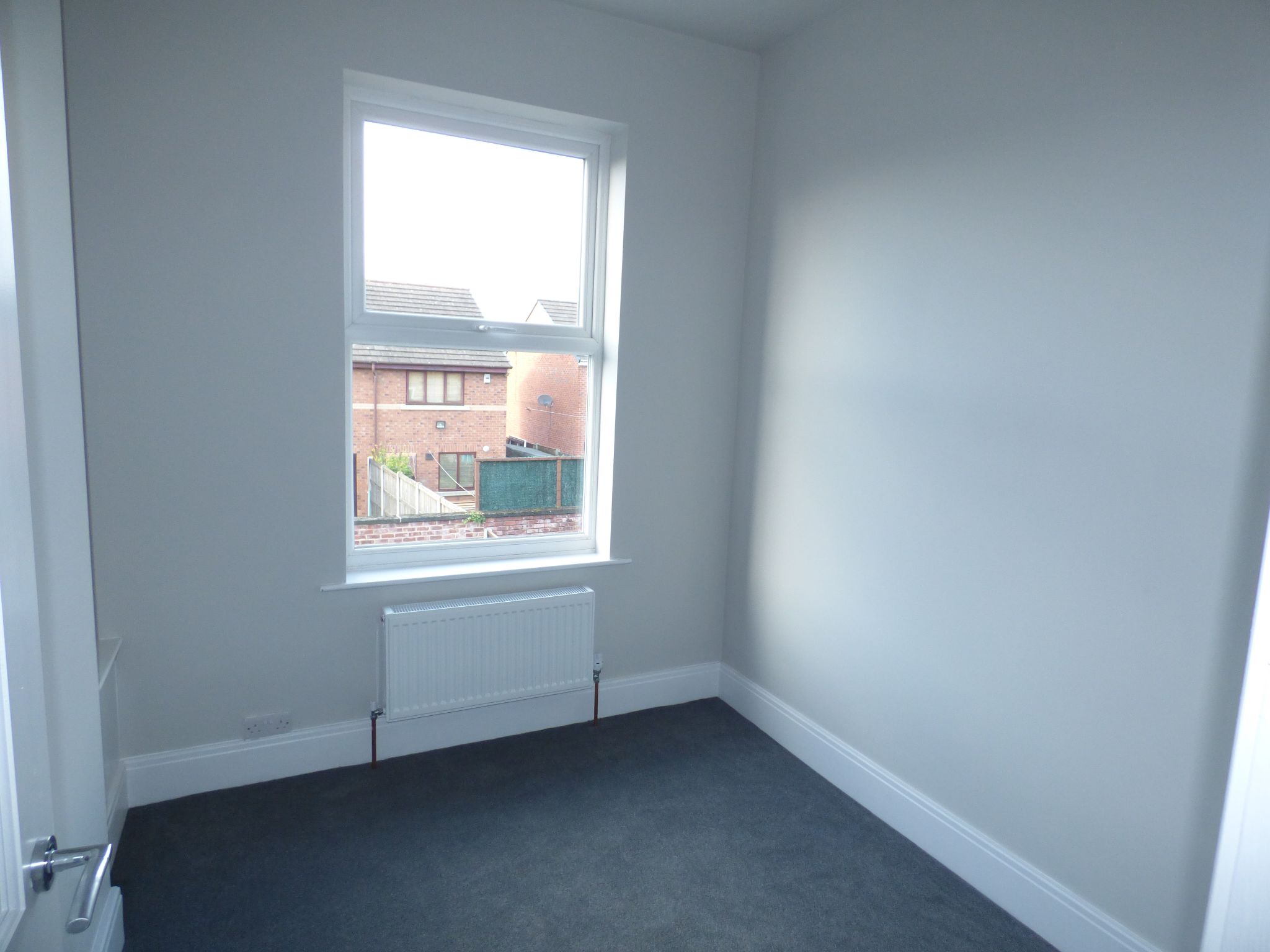 2 bedroom mid terraced house To Let in Stockport - Photograph 7.