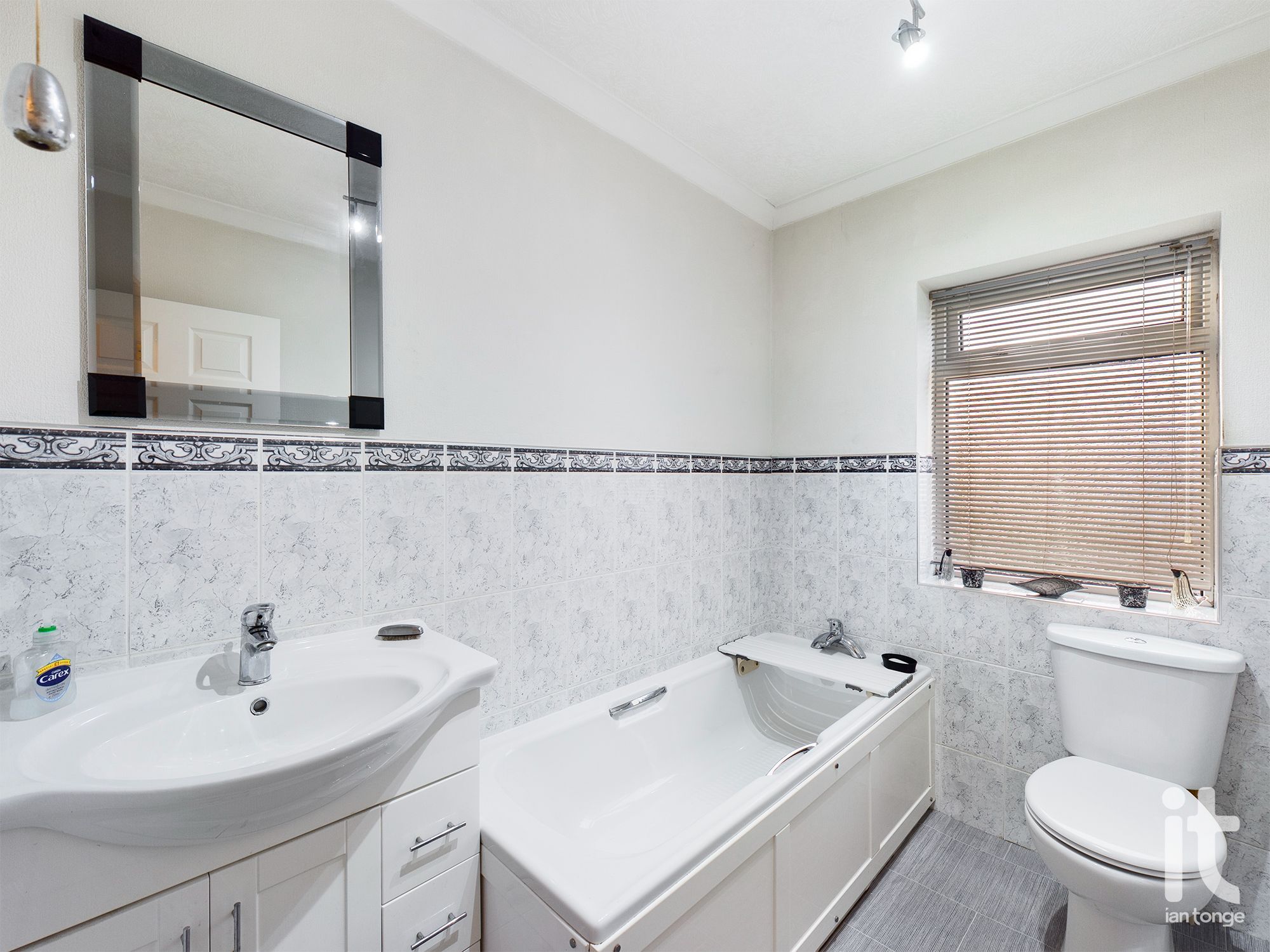 2 bedroom mid terraced house For Sale in High Peak - Photograph 7.
