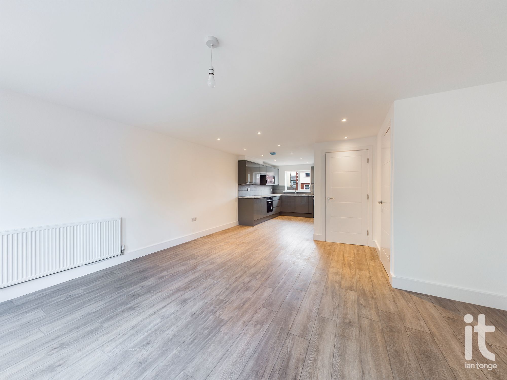 3 bedroom mews house Under Offer in Stockport - Photograph 4.