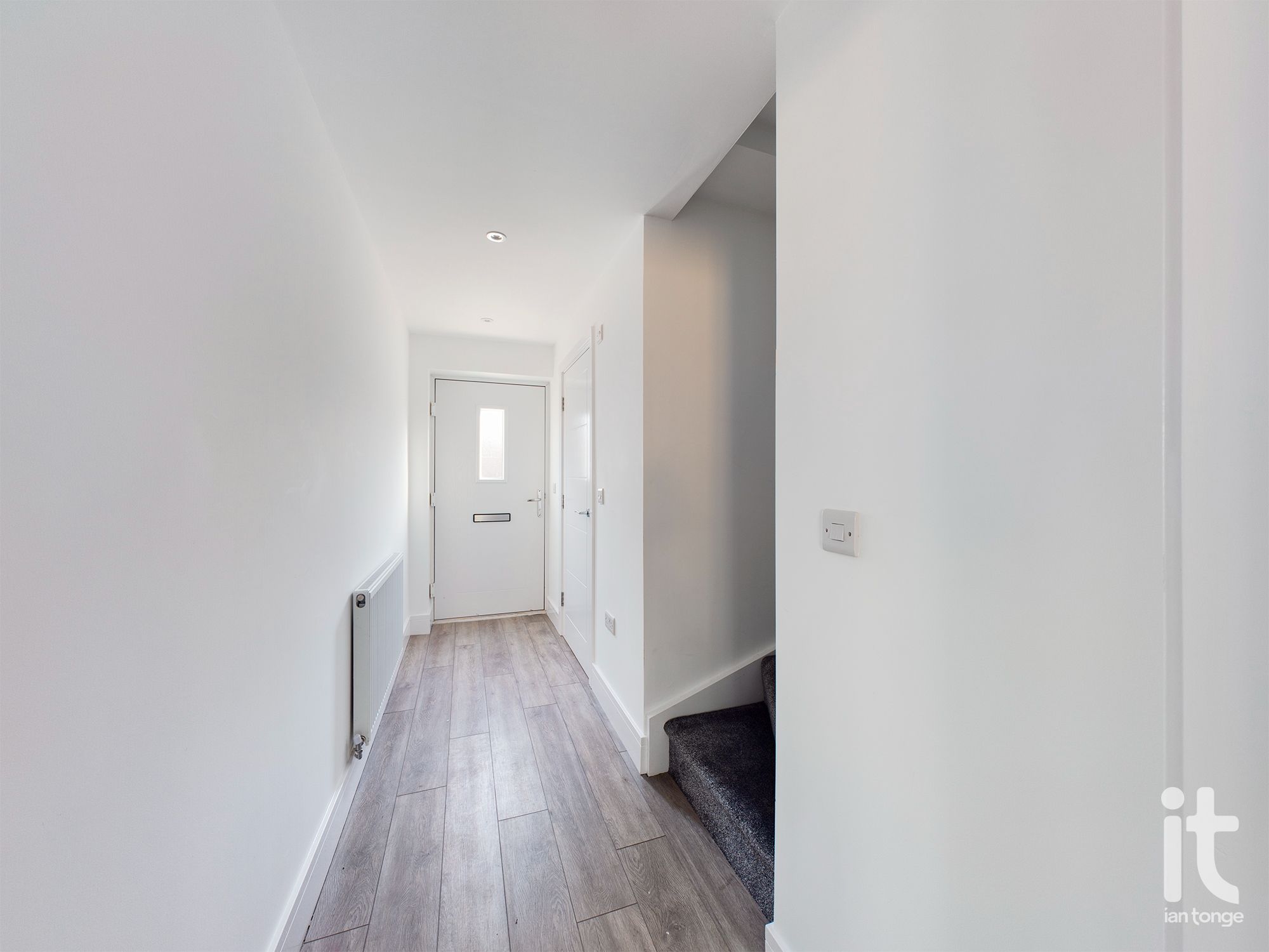 3 bedroom mews house Under Offer in Stockport - Photograph 5.