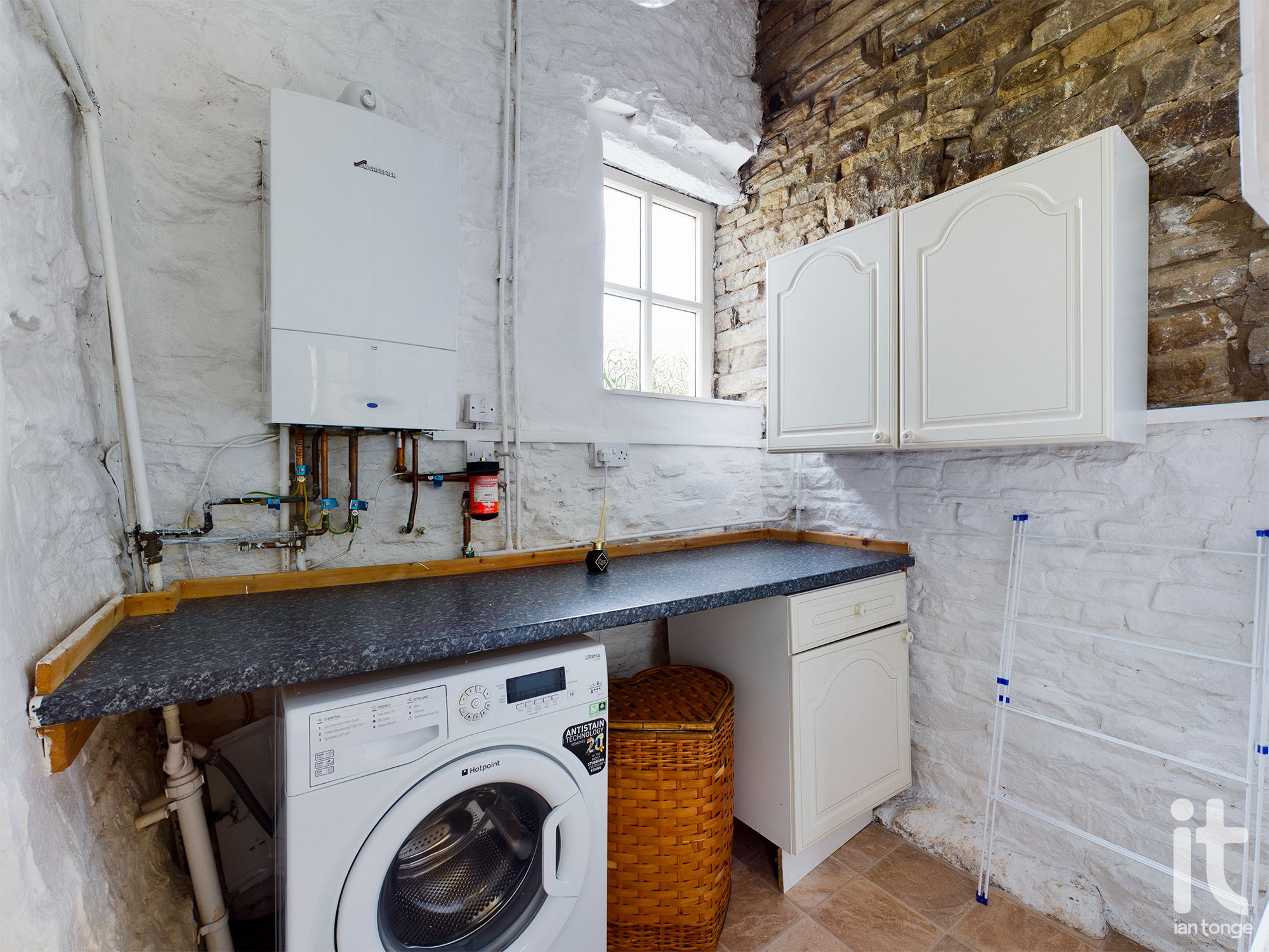 1 bedroom cottage house Sold in Stockport - Photograph 30.