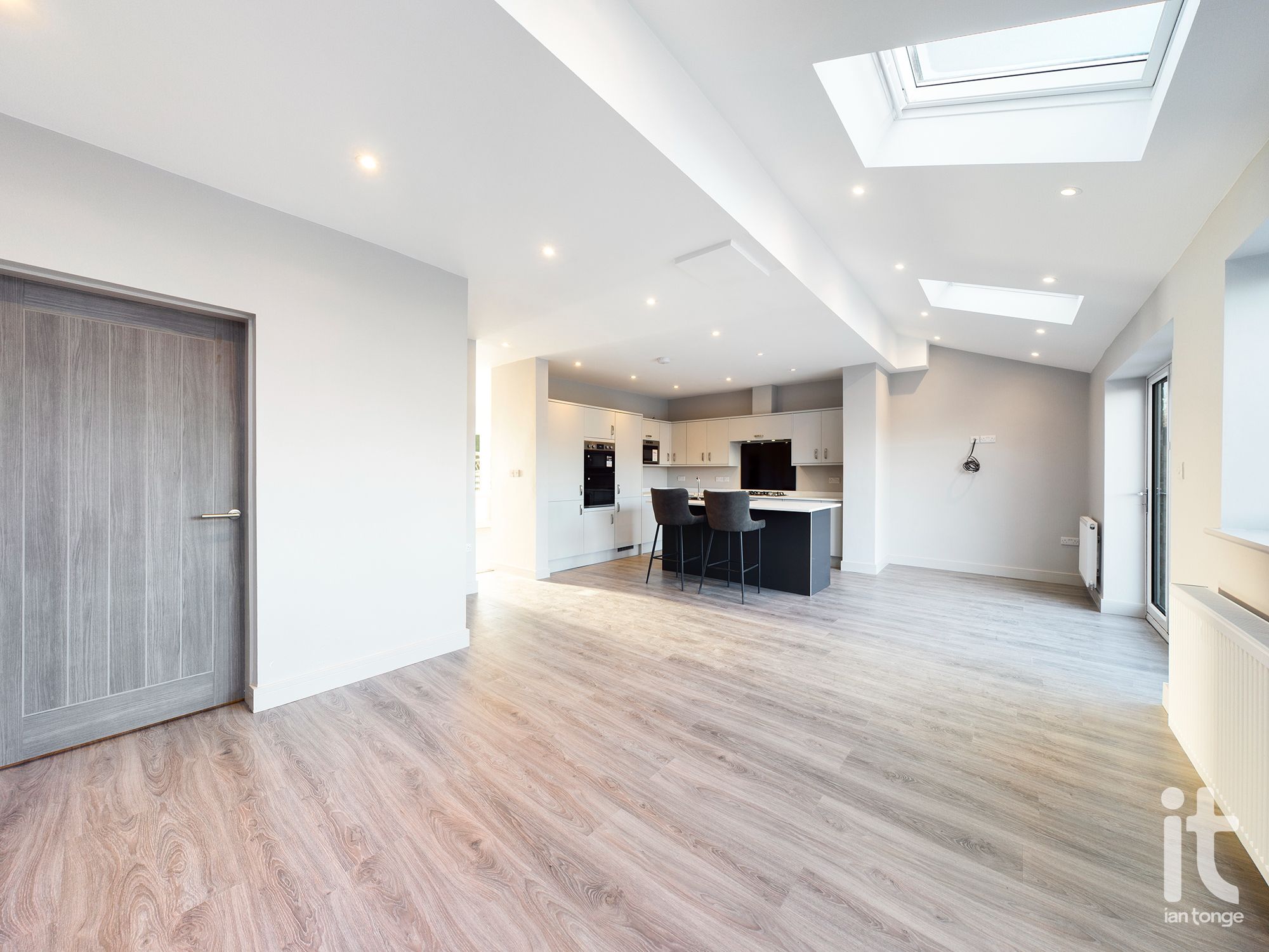 4 bedroom semi-detached house SSTC in Stockport - Photograph 10.