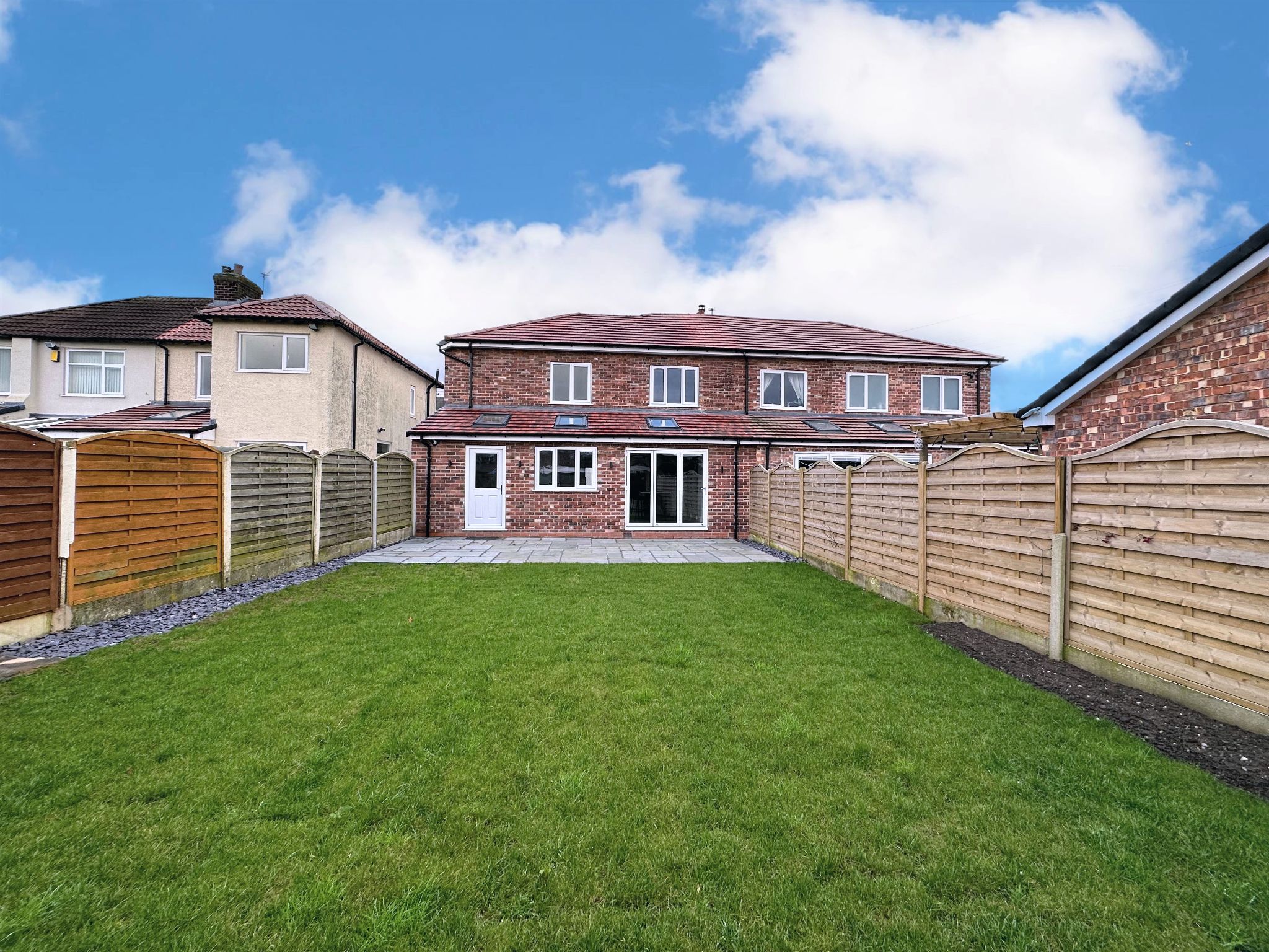 4 bedroom semi-detached house SSTC in Stockport - Photograph 4.
