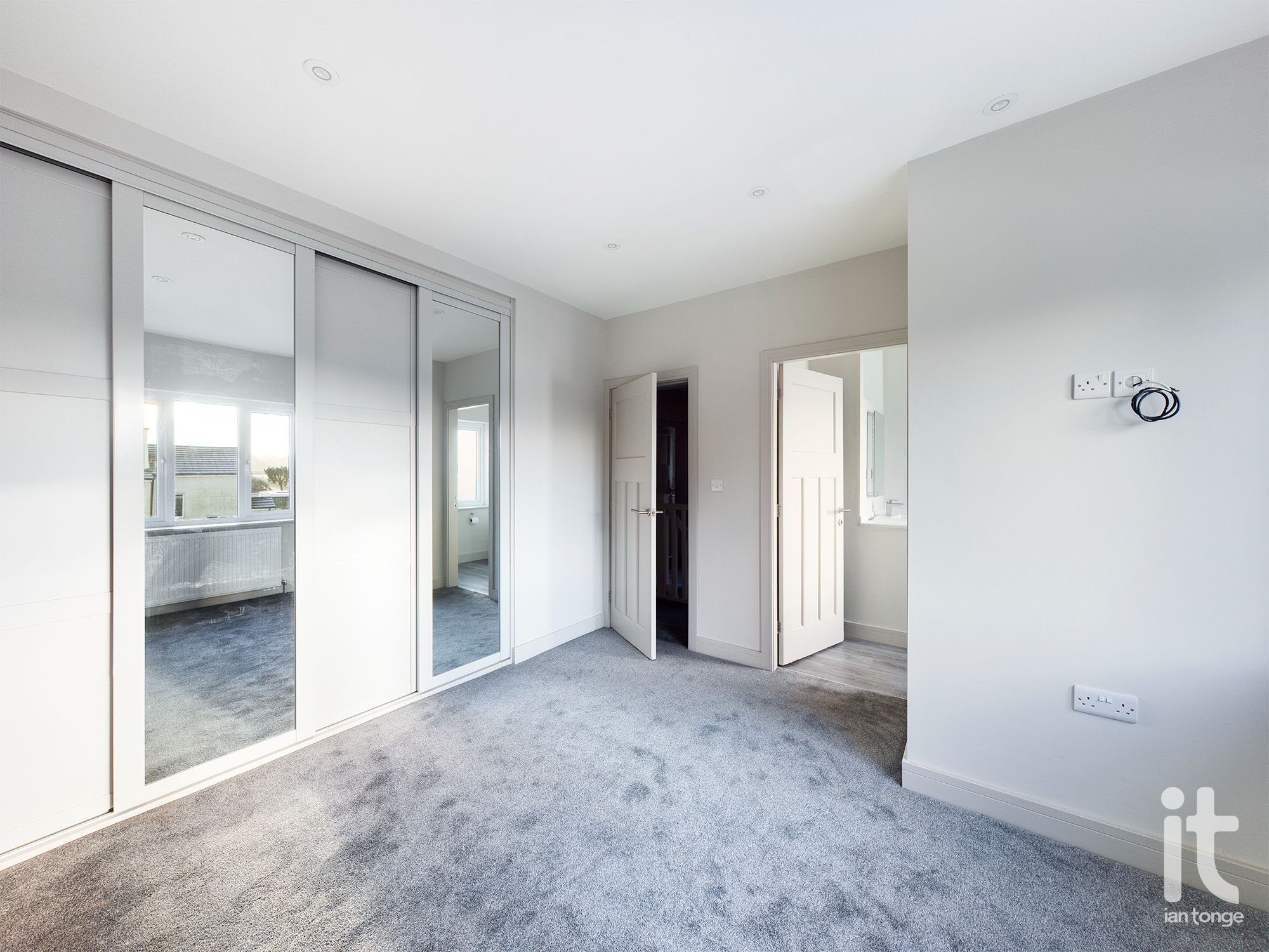 4 bedroom semi-detached house SSTC in Stockport - Photograph 22.