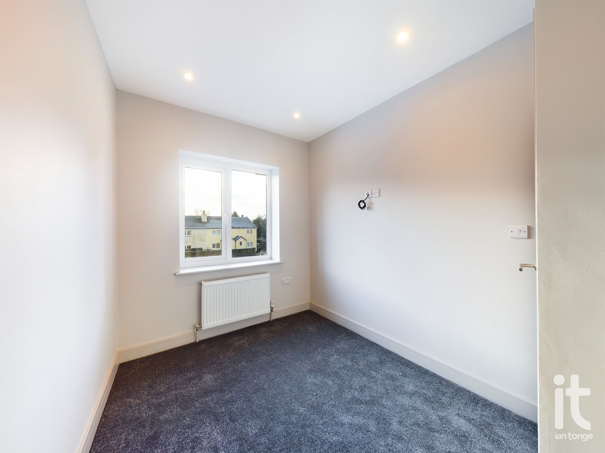 4 bedroom semi-detached house SSTC in Stockport - Photograph 29.