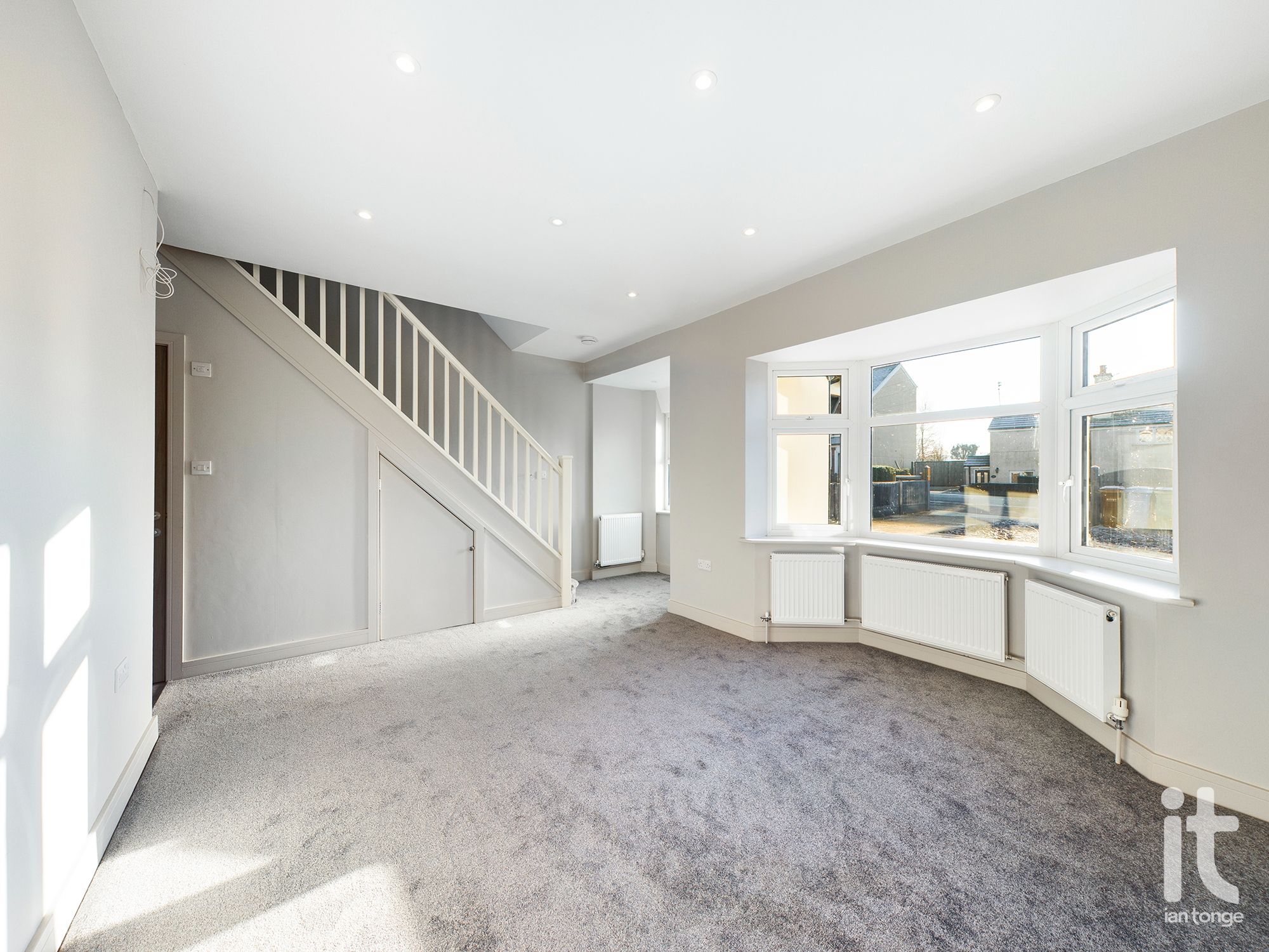 4 bedroom semi-detached house SSTC in Stockport - Photograph 4.