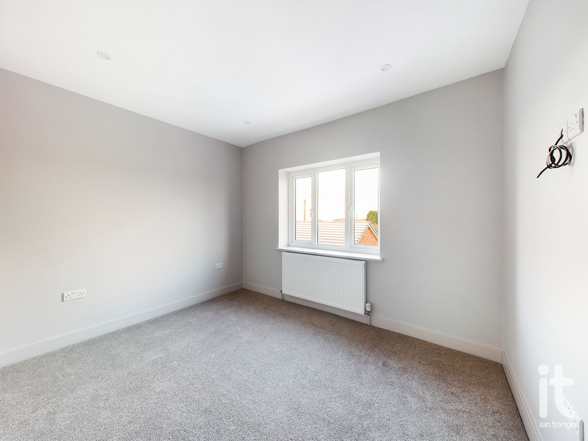 4 bedroom semi-detached house SSTC in Stockport - Photograph 31.